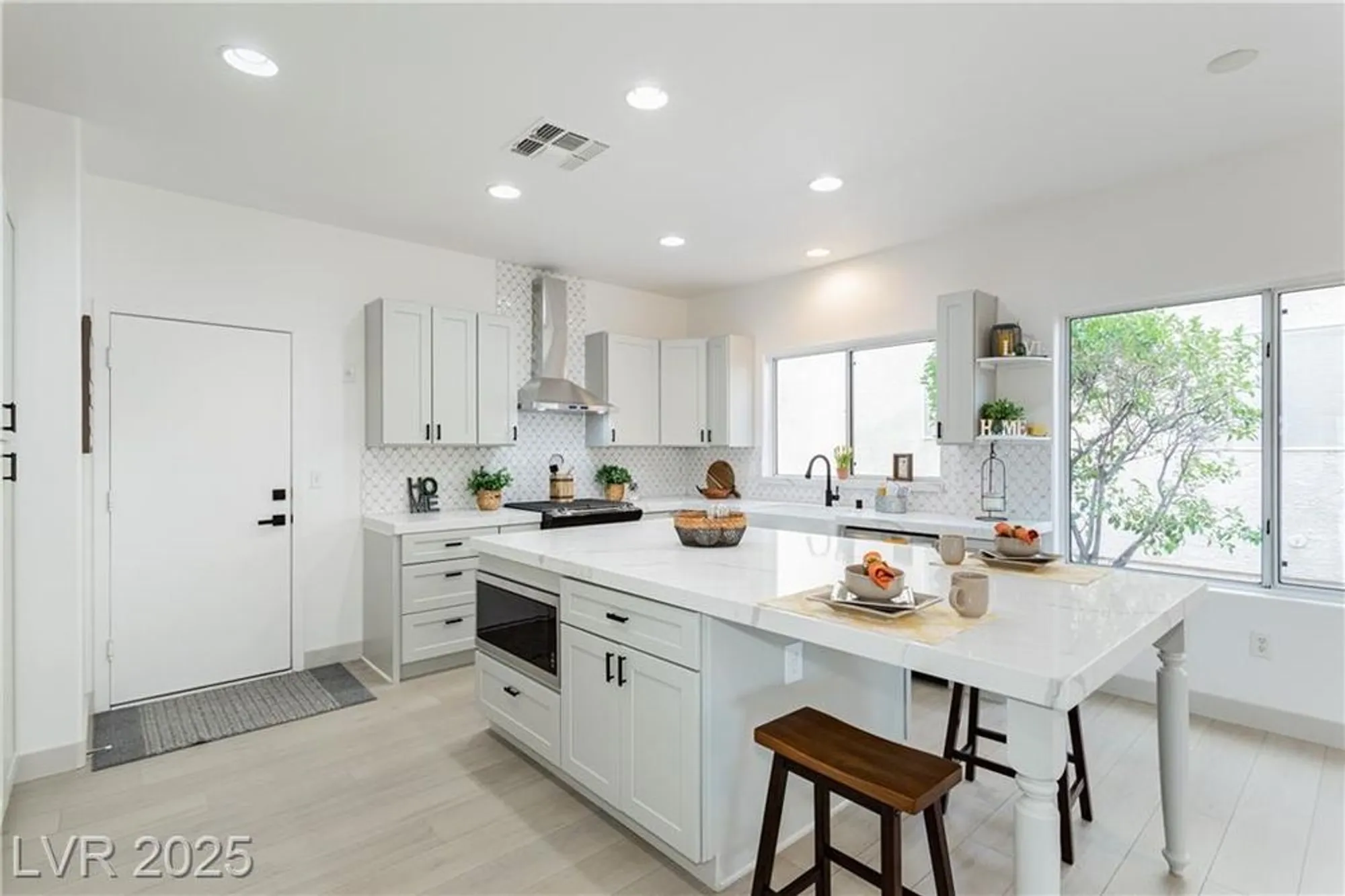 Property Slideshow image 26 of 72 | 2589 evansville ave, Henderson, NV, 89052