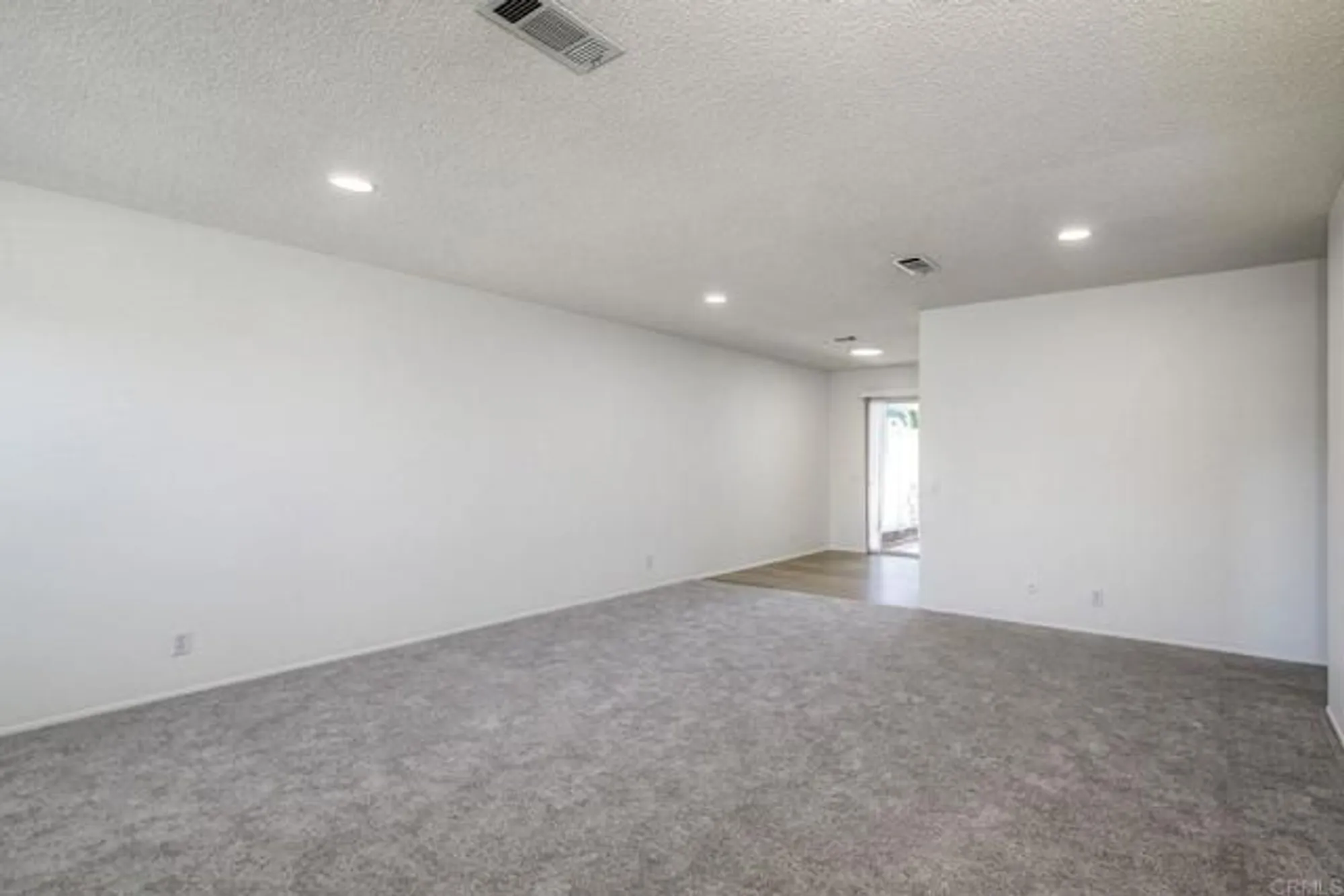 Property Slideshow image 7 of 41 | 3839 vista campana 16, Oceanside, CA, 92057