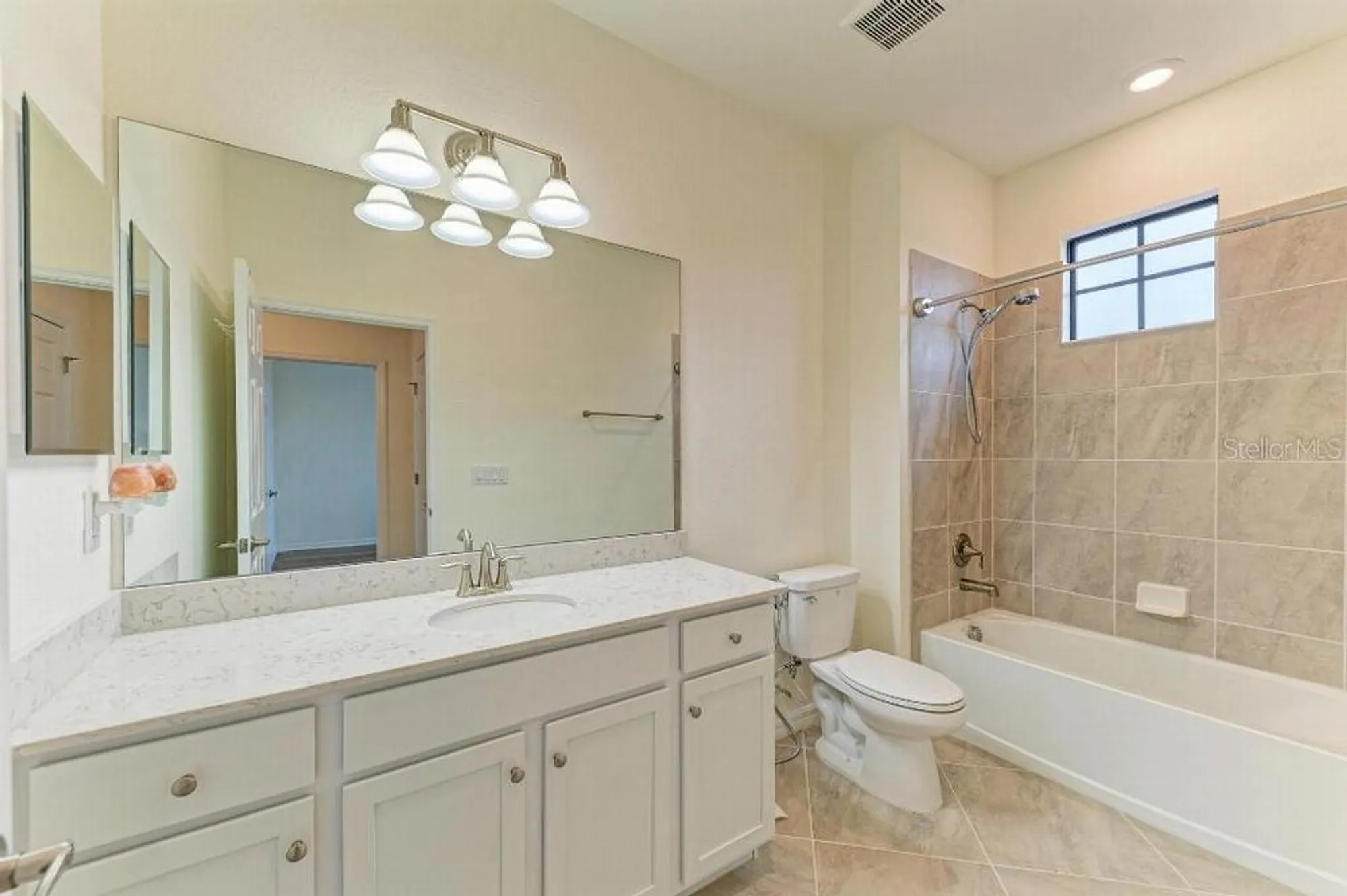 Property Slideshow image 22 of 42 | 10043 crooked creek dr unit 202, Venice, FL, 34293