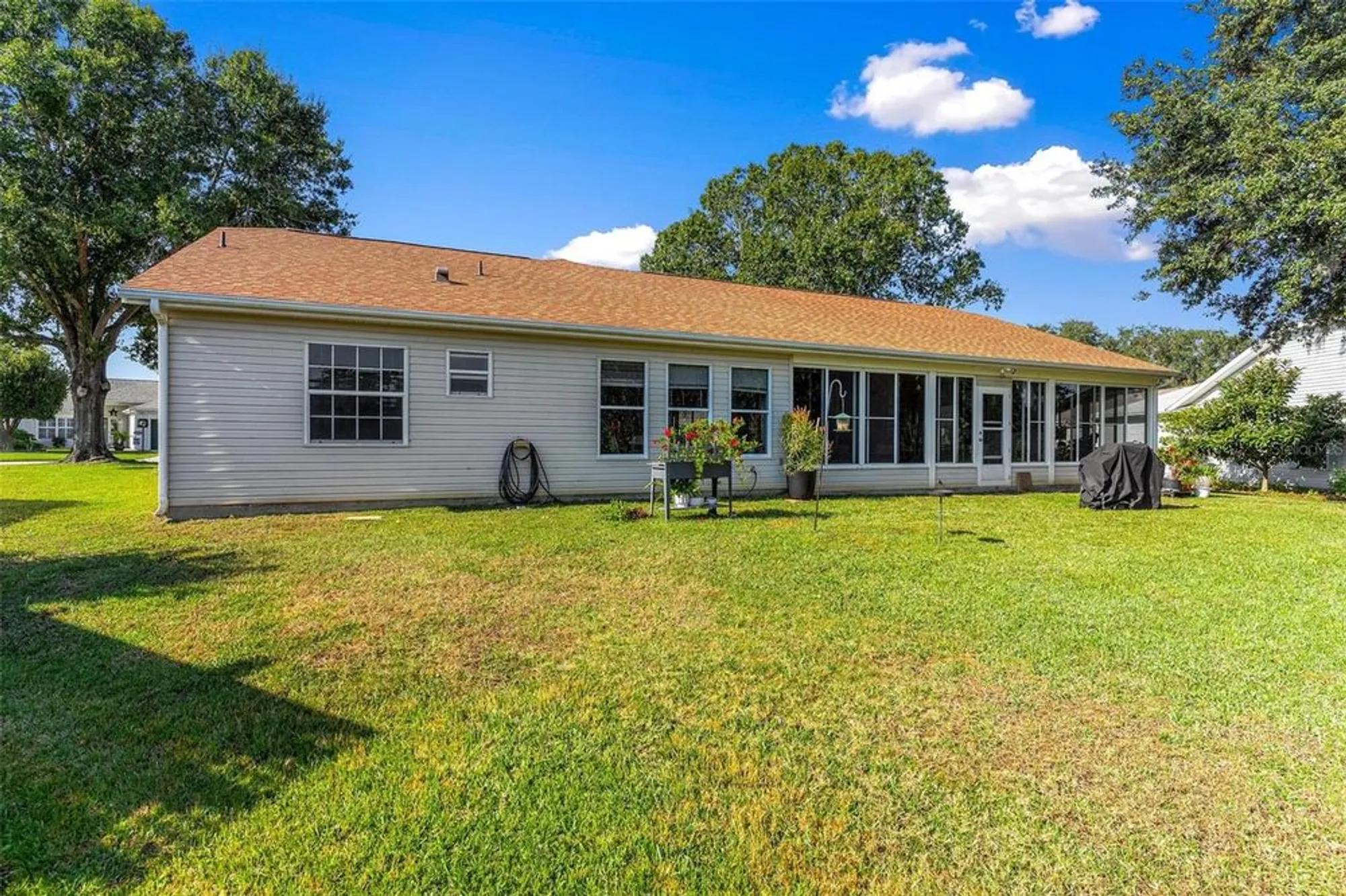 Property Slideshow image 38 of 55 | 25440 crestwater dr, Leesburg, FL, 34748