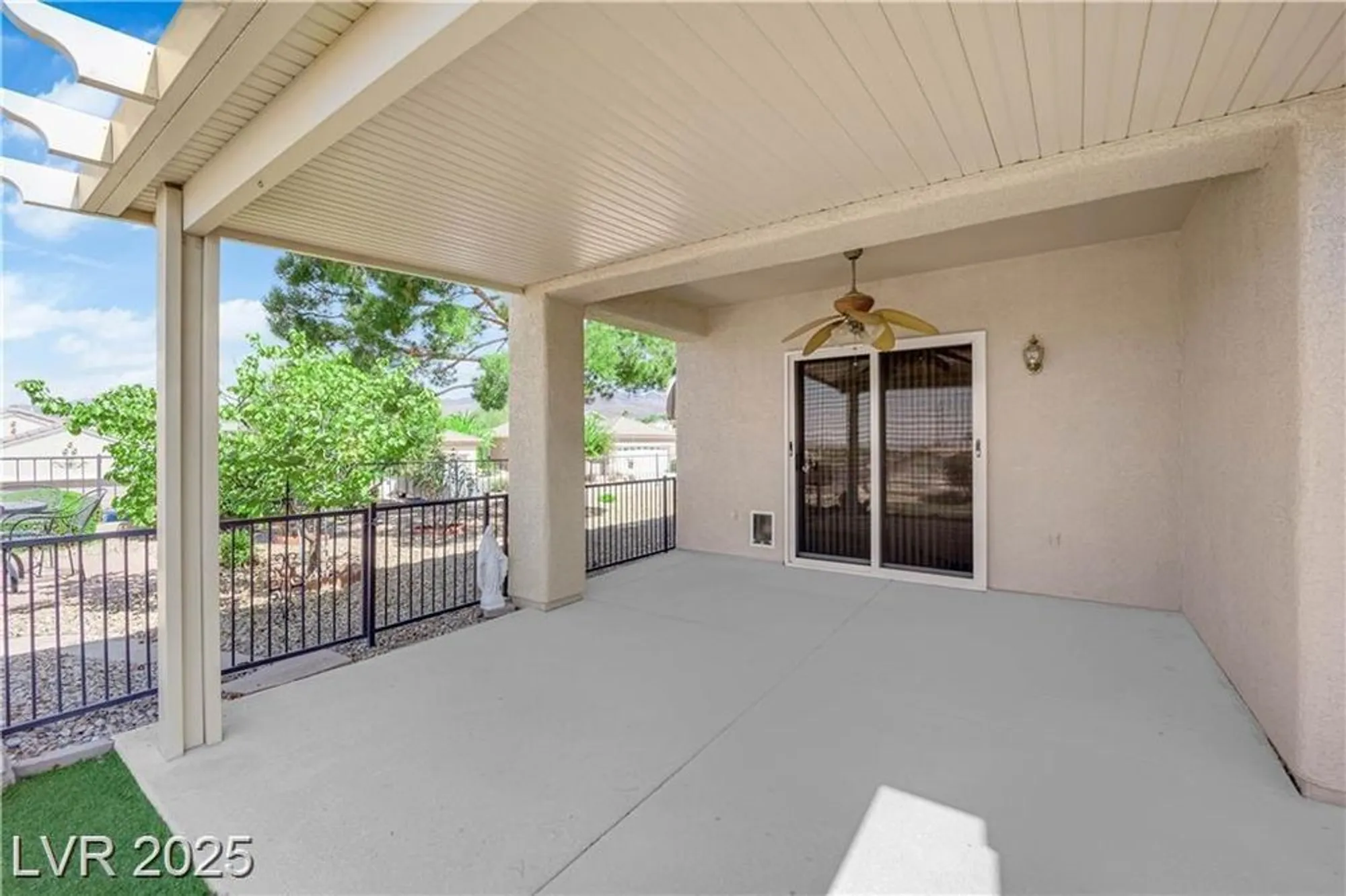 Property Slideshow image 4 of 24 | 2504 libretto ave, Henderson, NV, 89052