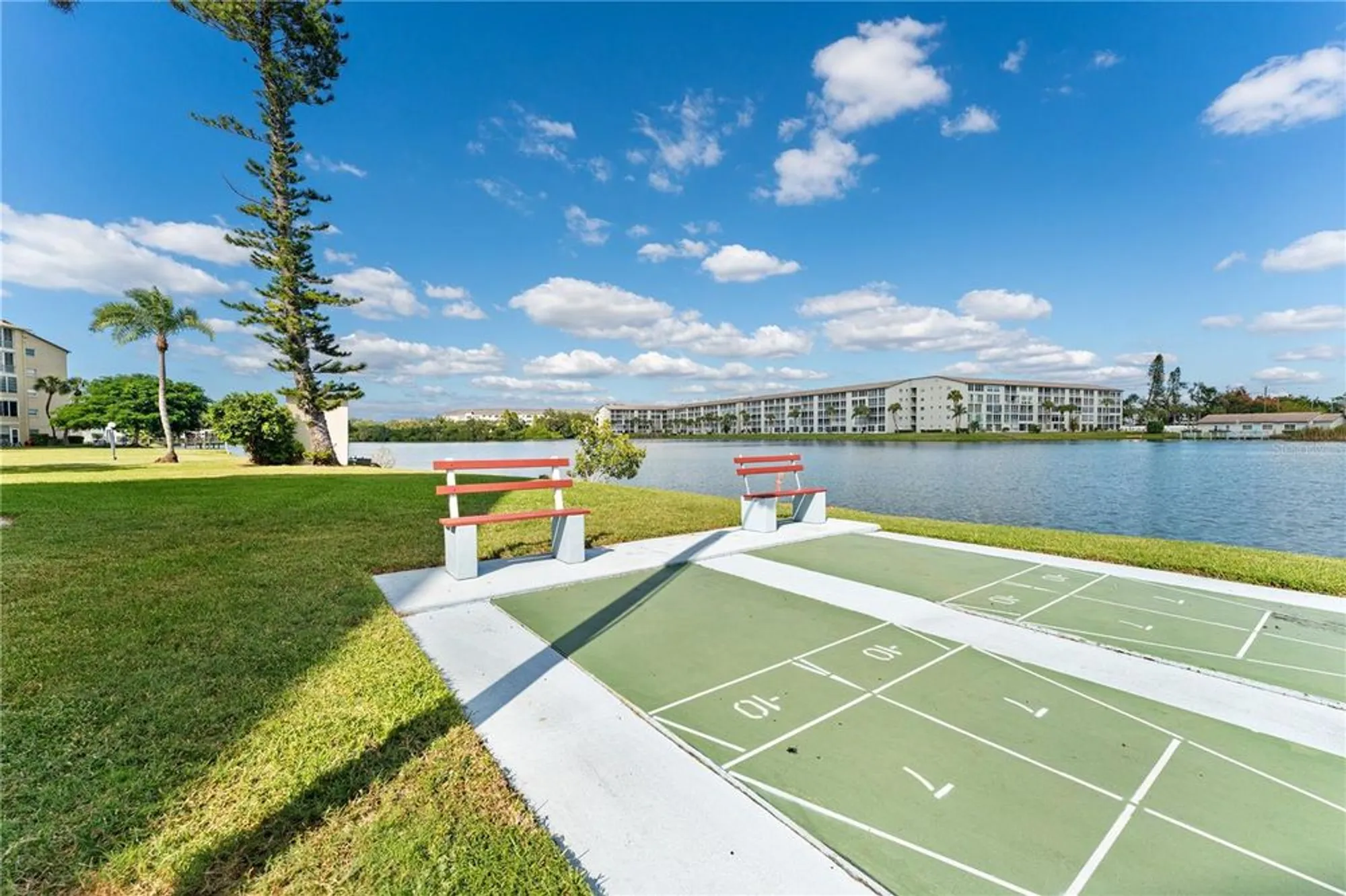 Property Slideshow image 25 of 28 | 3915 lake bayshore dr, Bradenton, FL, 34205