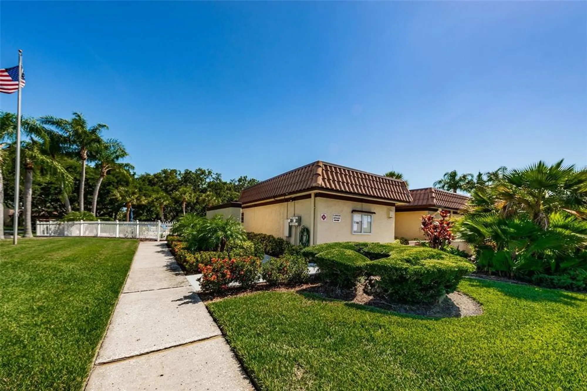 Property Slideshow image 35 of 57 | 1701 pinehurst rd 4f, Dunedin, FL, 34698