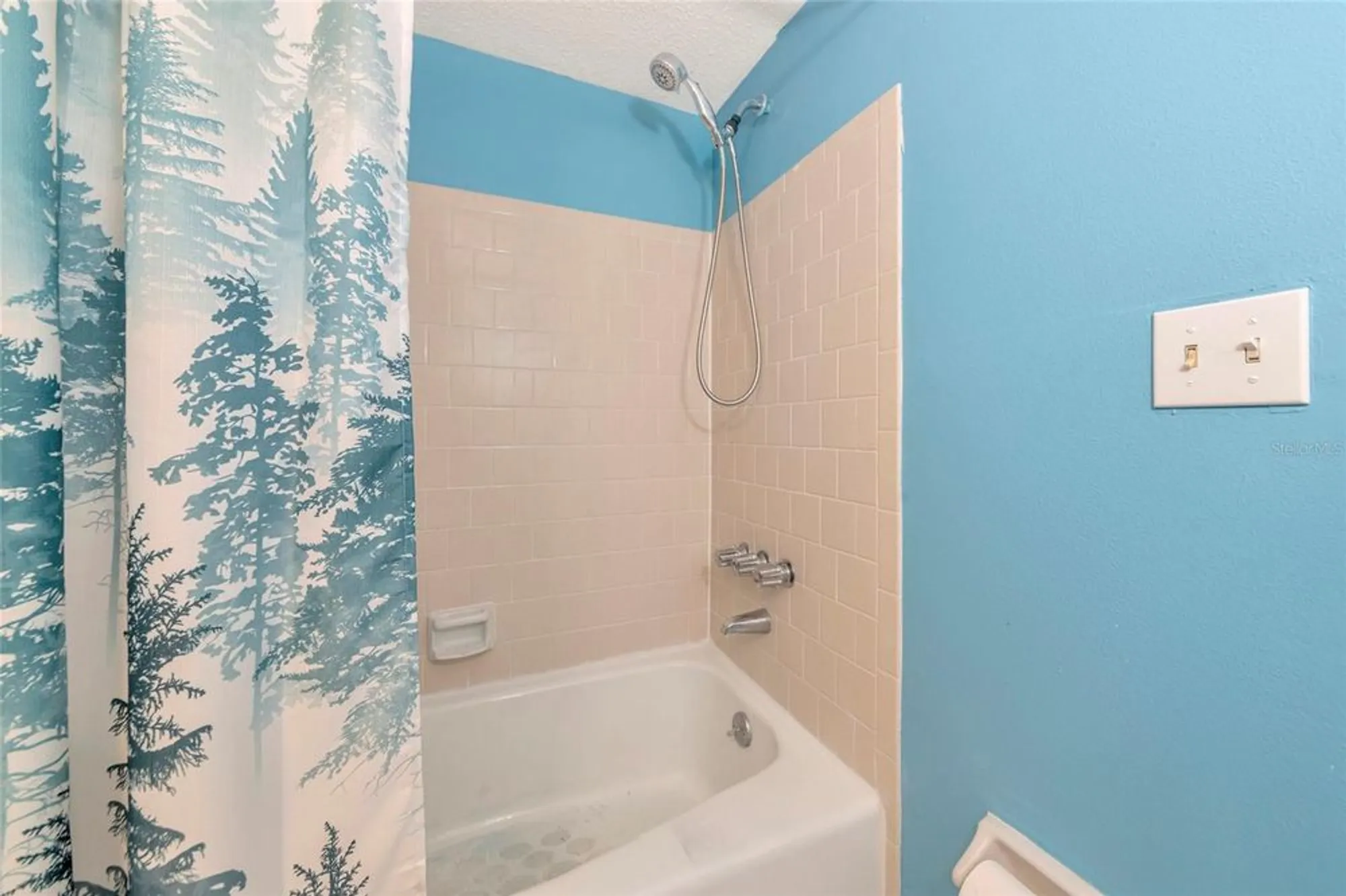 Property Slideshow image 18 of 44 | 3072 lake bayshore dr o- 119, Bradenton, FL, 34205