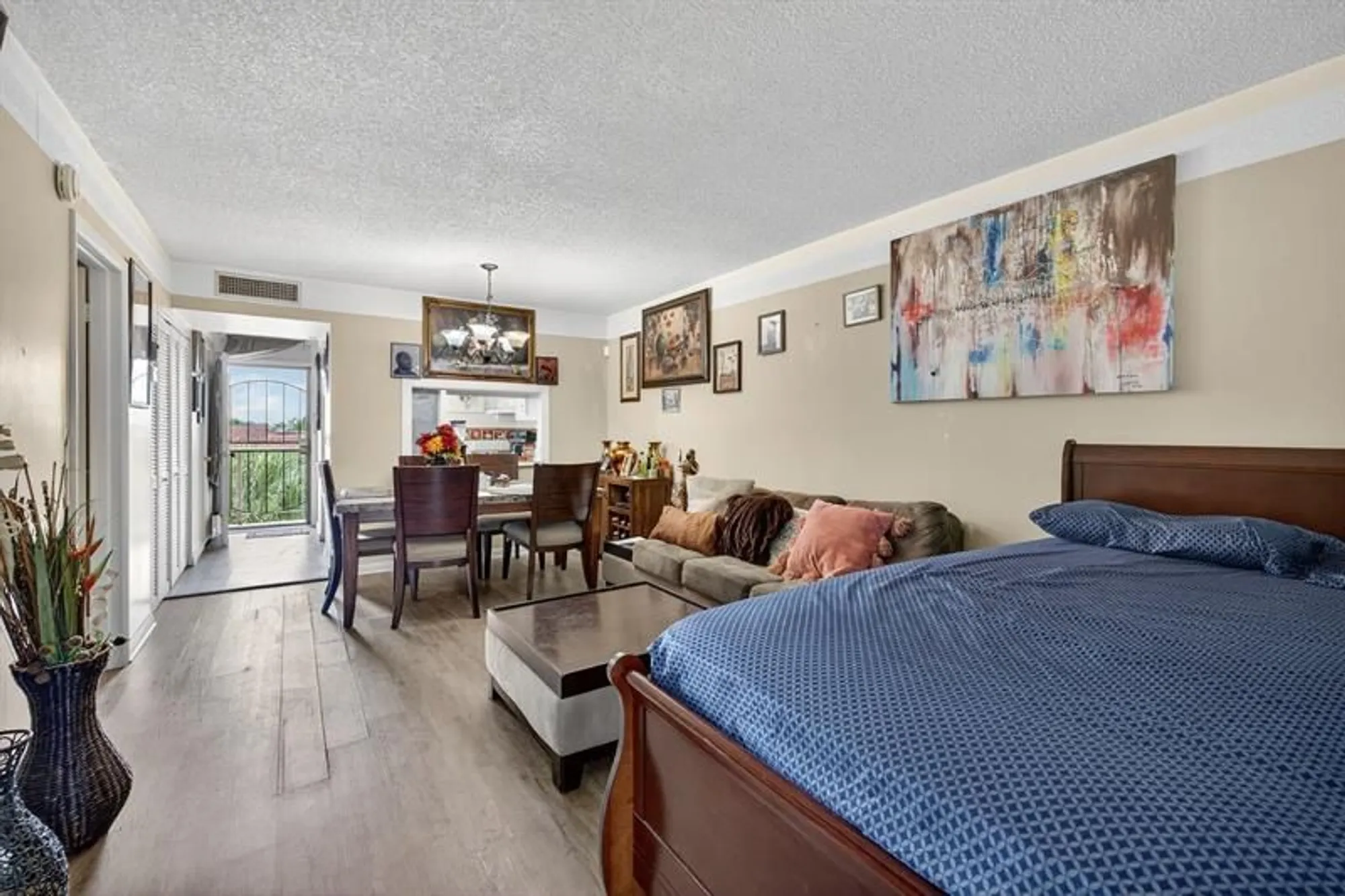 Property Slideshow image 7 of 17 | 3051 nw 46th ave apt 405, Lauderdale Lakes, FL, 33313