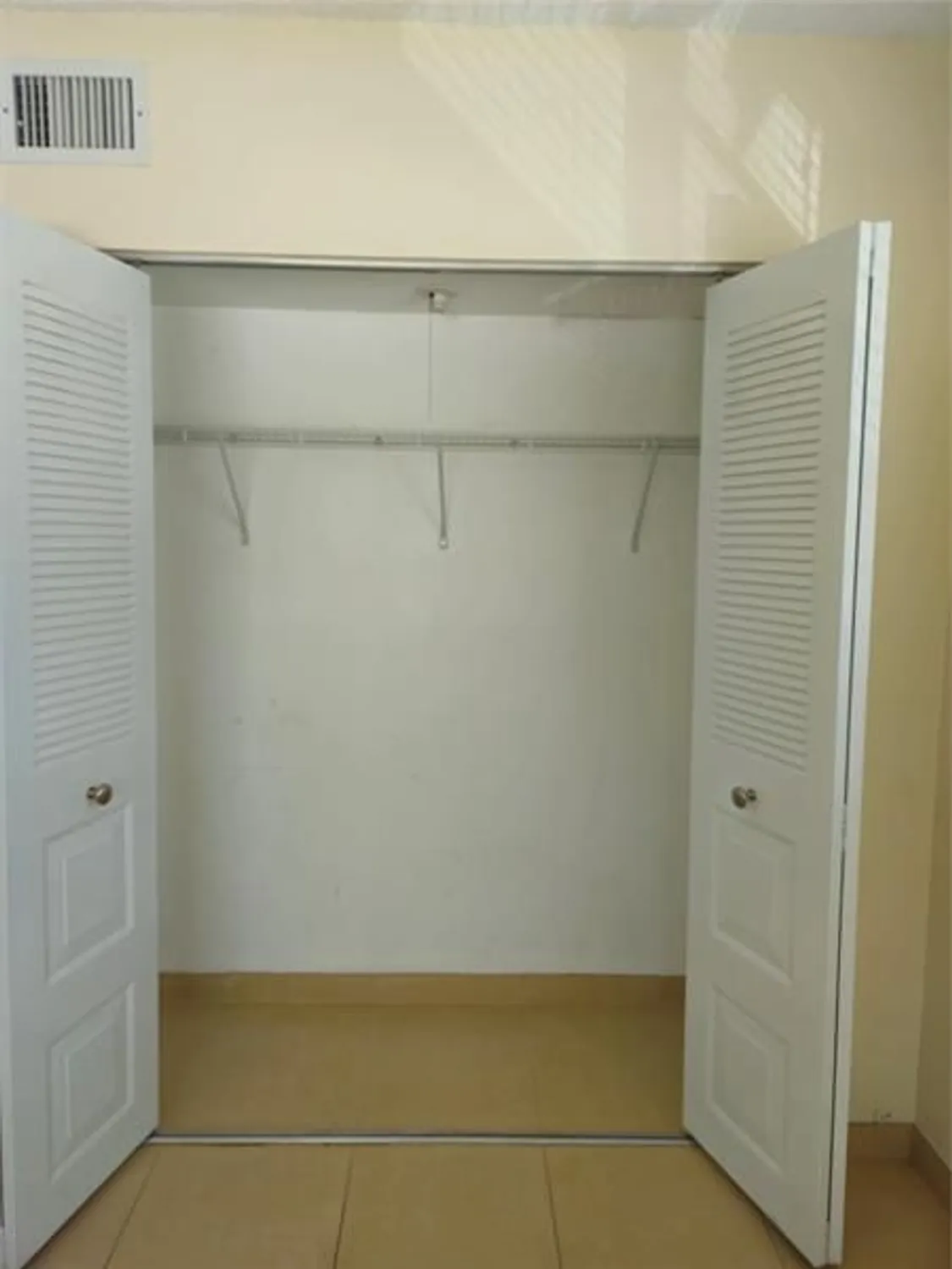 Property Slideshow image 14 of 35 | 7500 nw 5th pl apt 201, Margate, FL, 33063