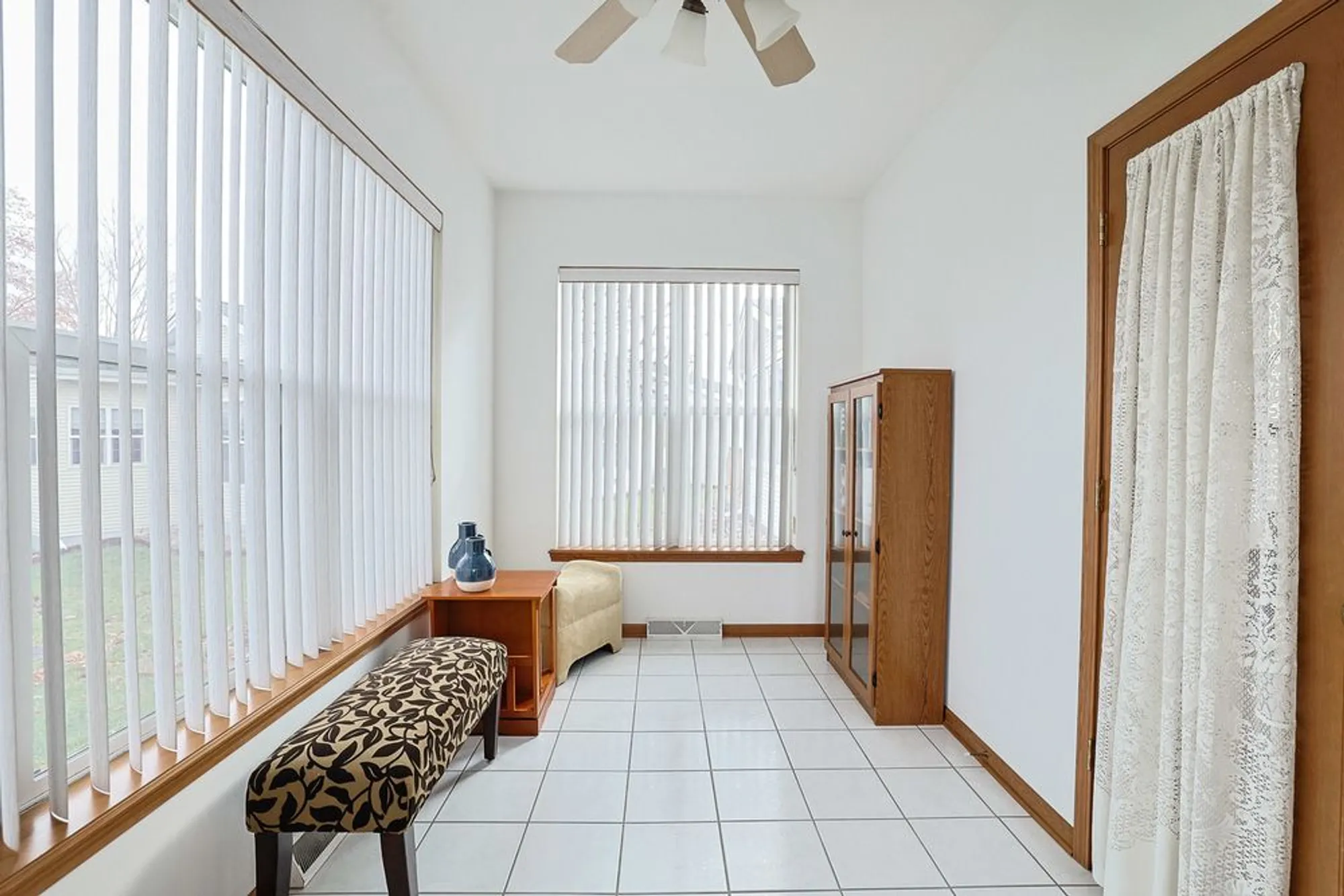 Property Slideshow image 20 of 32 | 3455 steeplechase way, Grayslake, IL, 60030