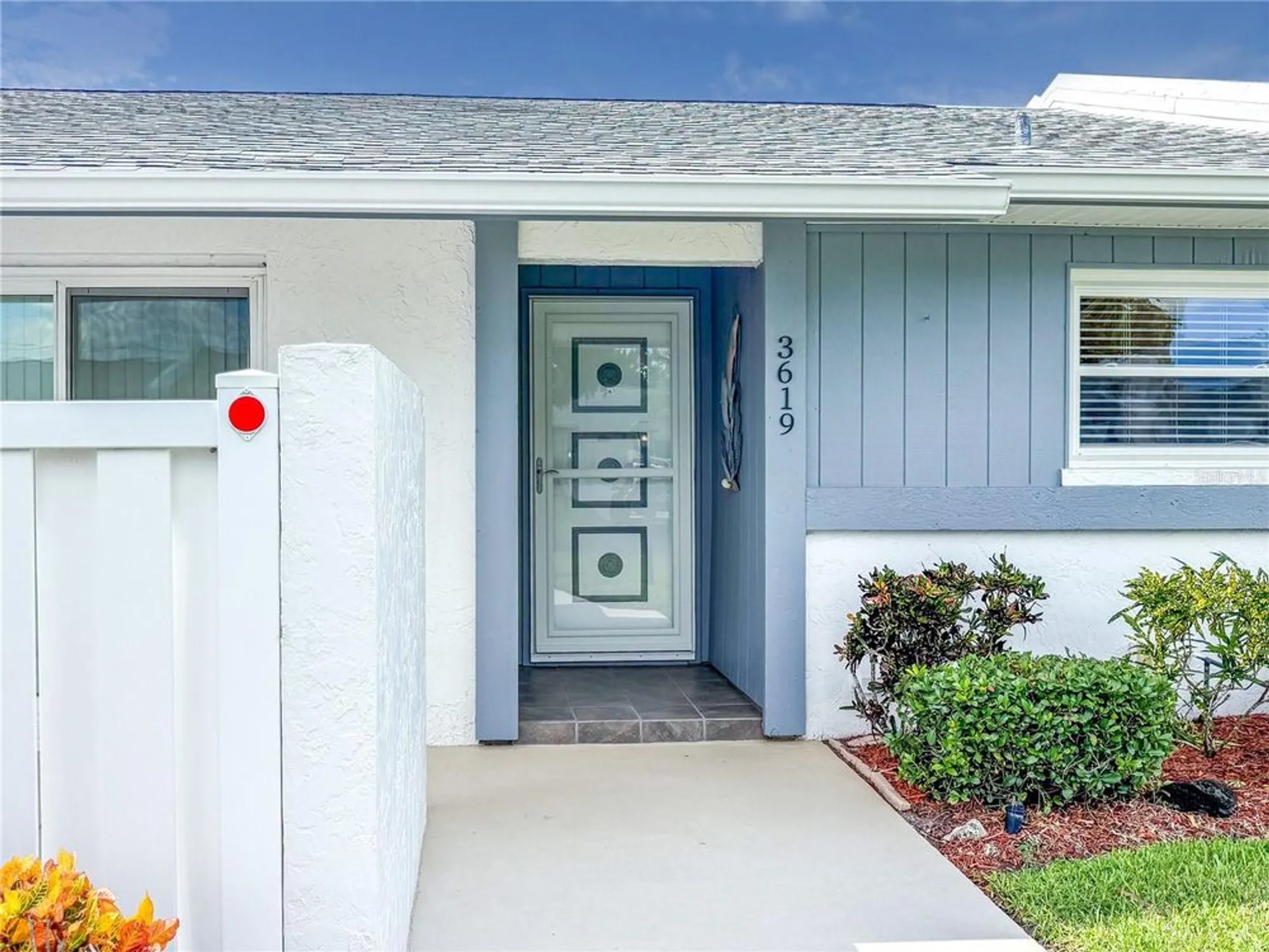 Property Slideshow image 4 of 57 | 3619 36th avenue dr, Bradenton, FL, 34205