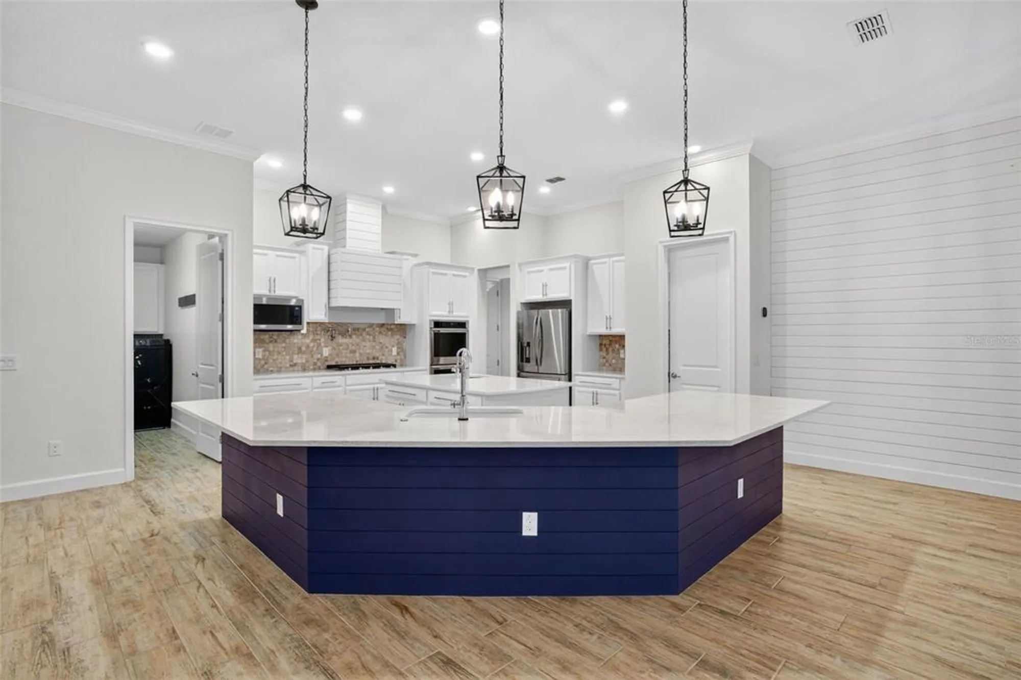 Property Slideshow image 22 of 62 | 830 manns harbor dr, Apollo Beach, FL, 33572