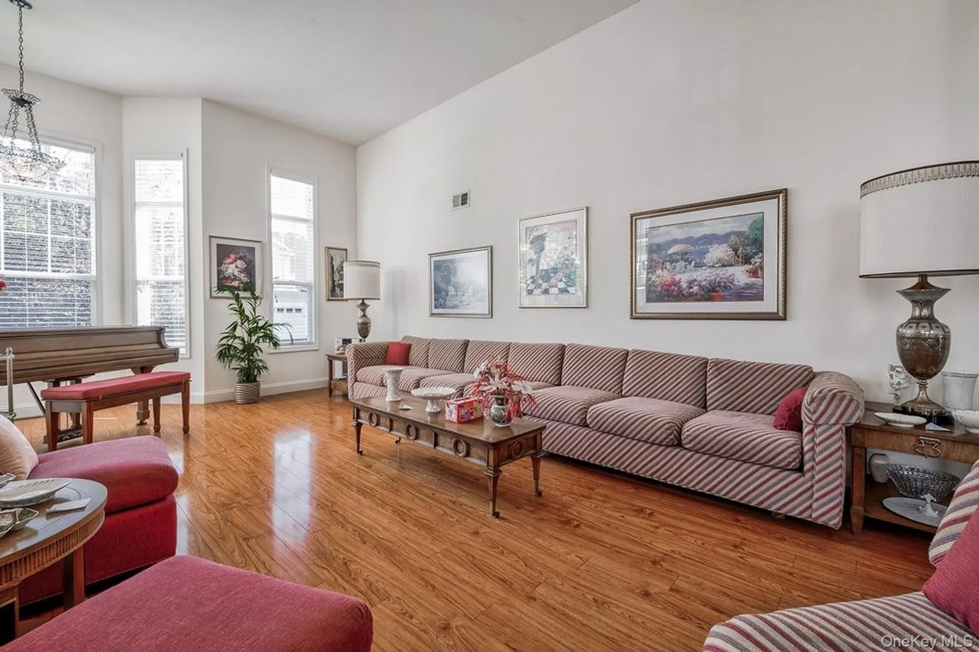 Property Slideshow image 11 of 28 | 60 pacific dunes ct, Medford, NY, 11763