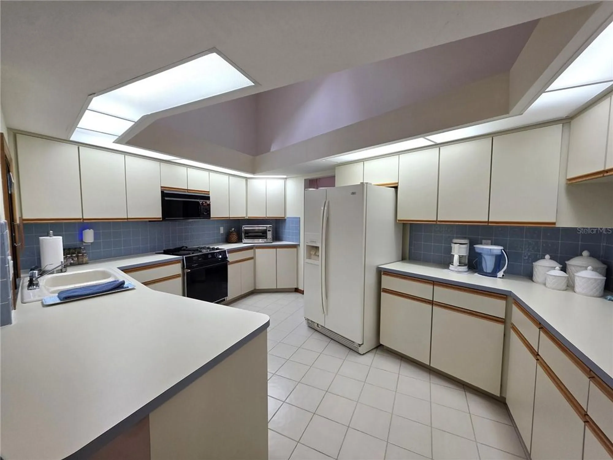 Property Slideshow image 8 of 45 | 9446 ashley dr, Weeki Wachee, FL, 34613