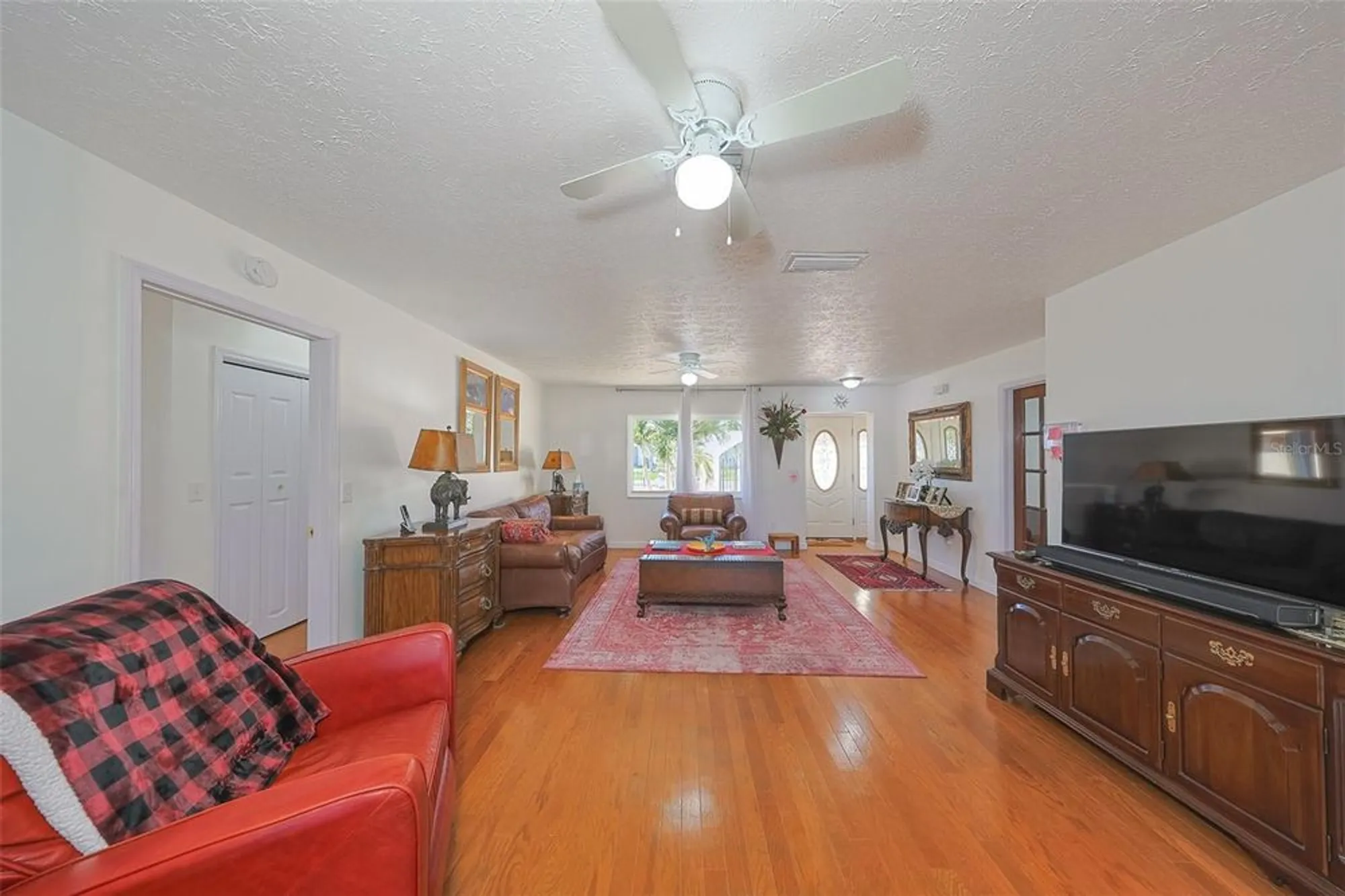 Property Slideshow image 9 of 39 | 627 fort duquesna dr, Sun City Center, FL, 33573