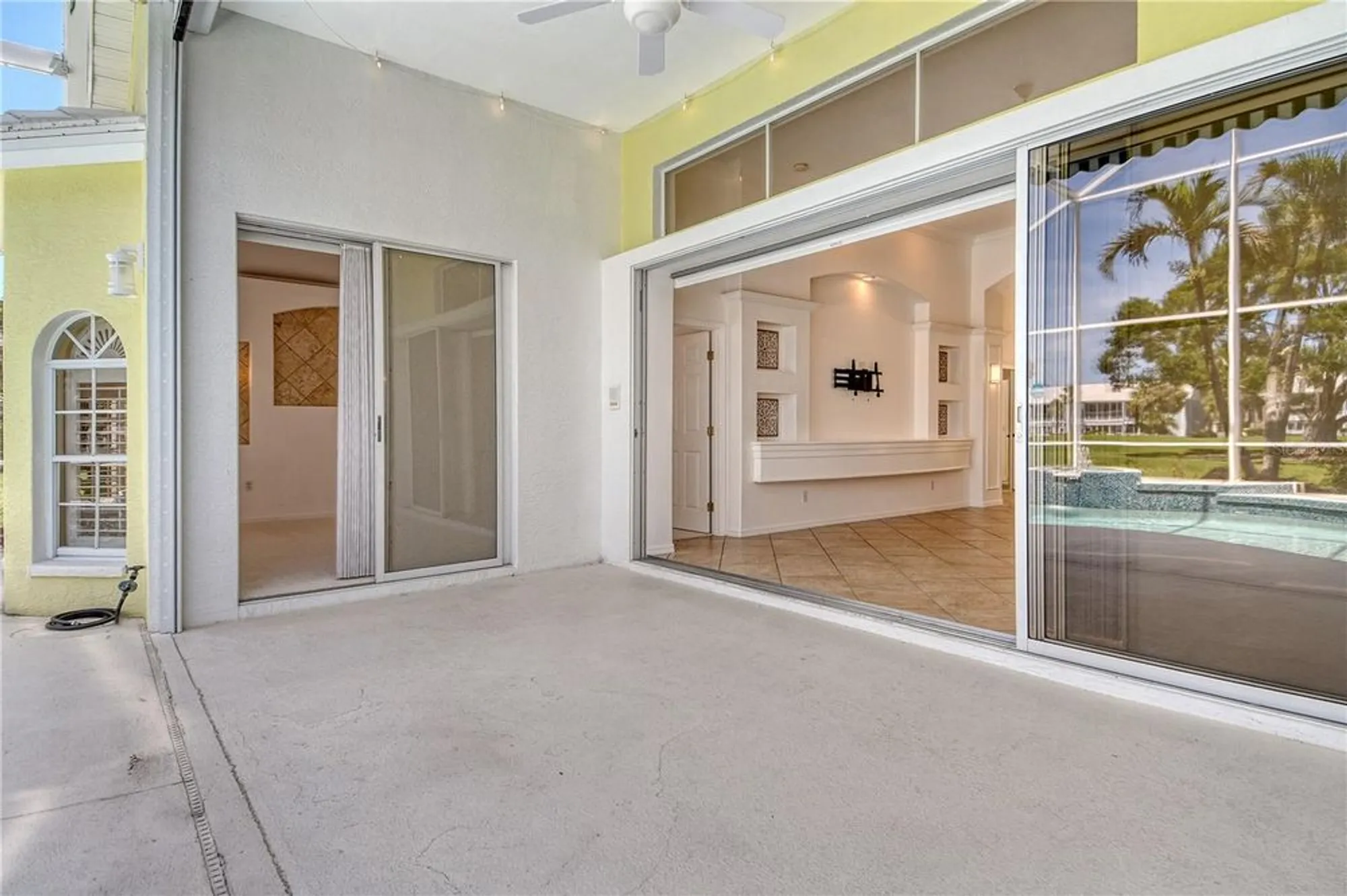 Property Slideshow image 34 of 52 | 340 bermuda ct 5, Venice, FL, 34293