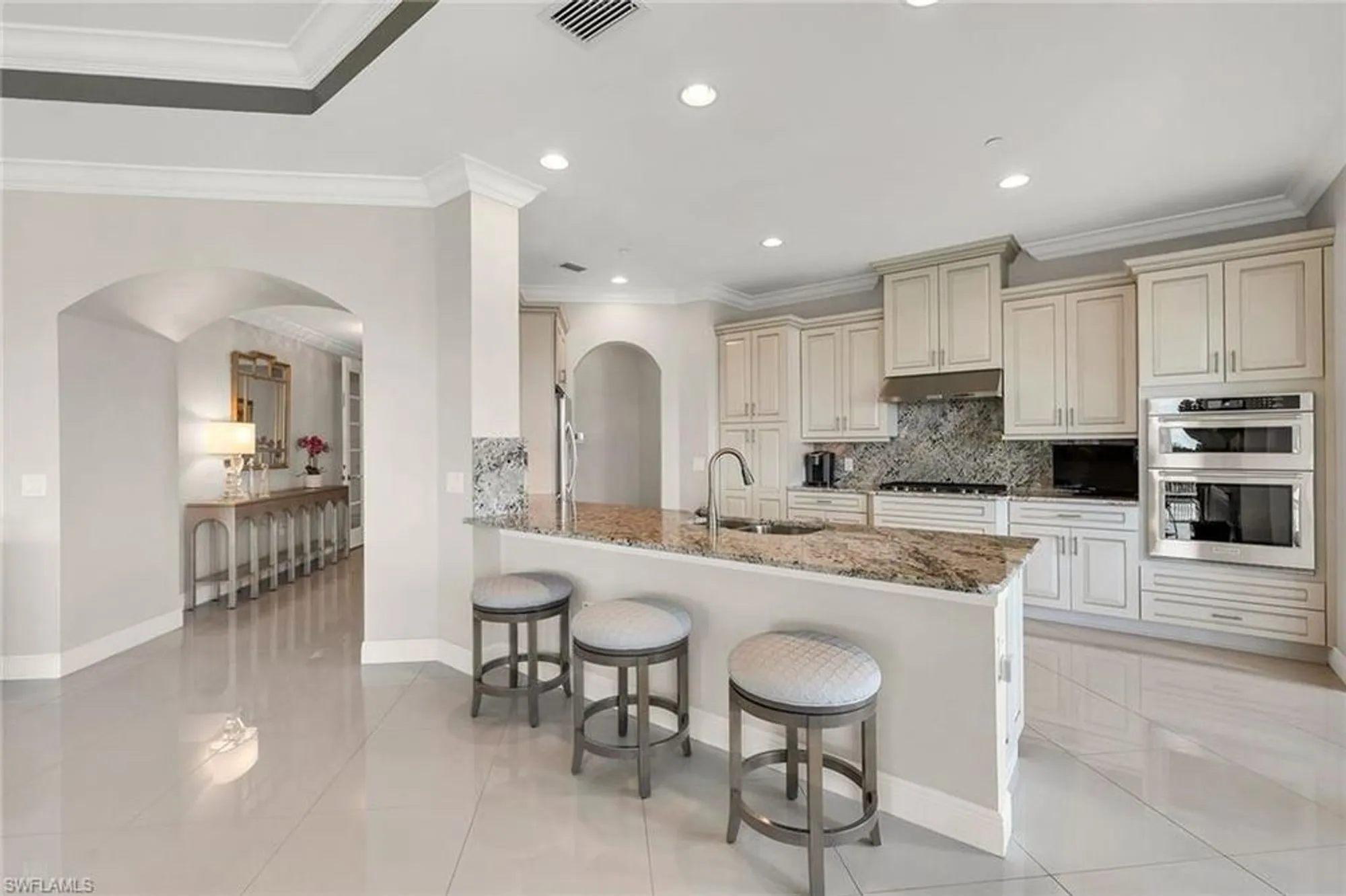Property Slideshow image 9 of 28 | 4711 via del corso ln 402, Bonita Springs, FL, 34134