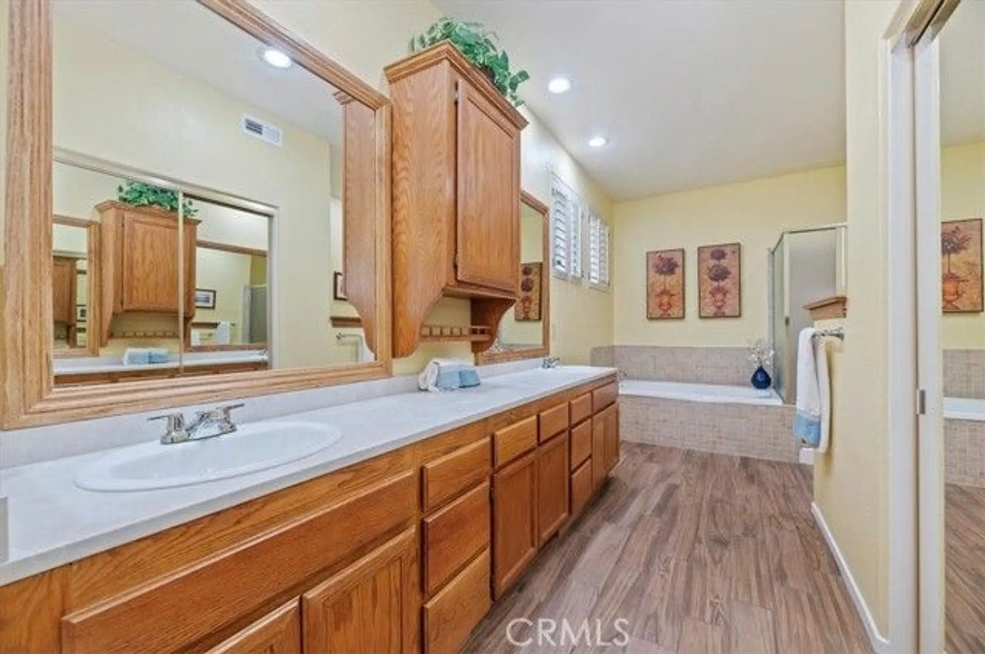 Property Slideshow image 27 of 69 | 24181 via prima vera, Murrieta, CA, 92562