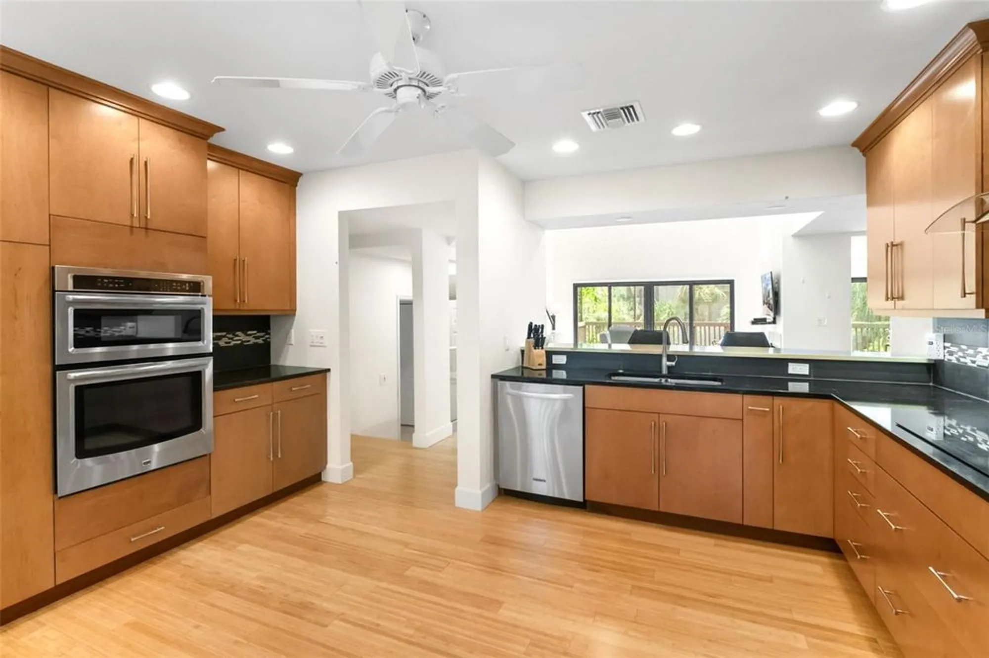 Property Slideshow image 21 of 69 | 1347 landings dr 6, Sarasota, FL, 34231