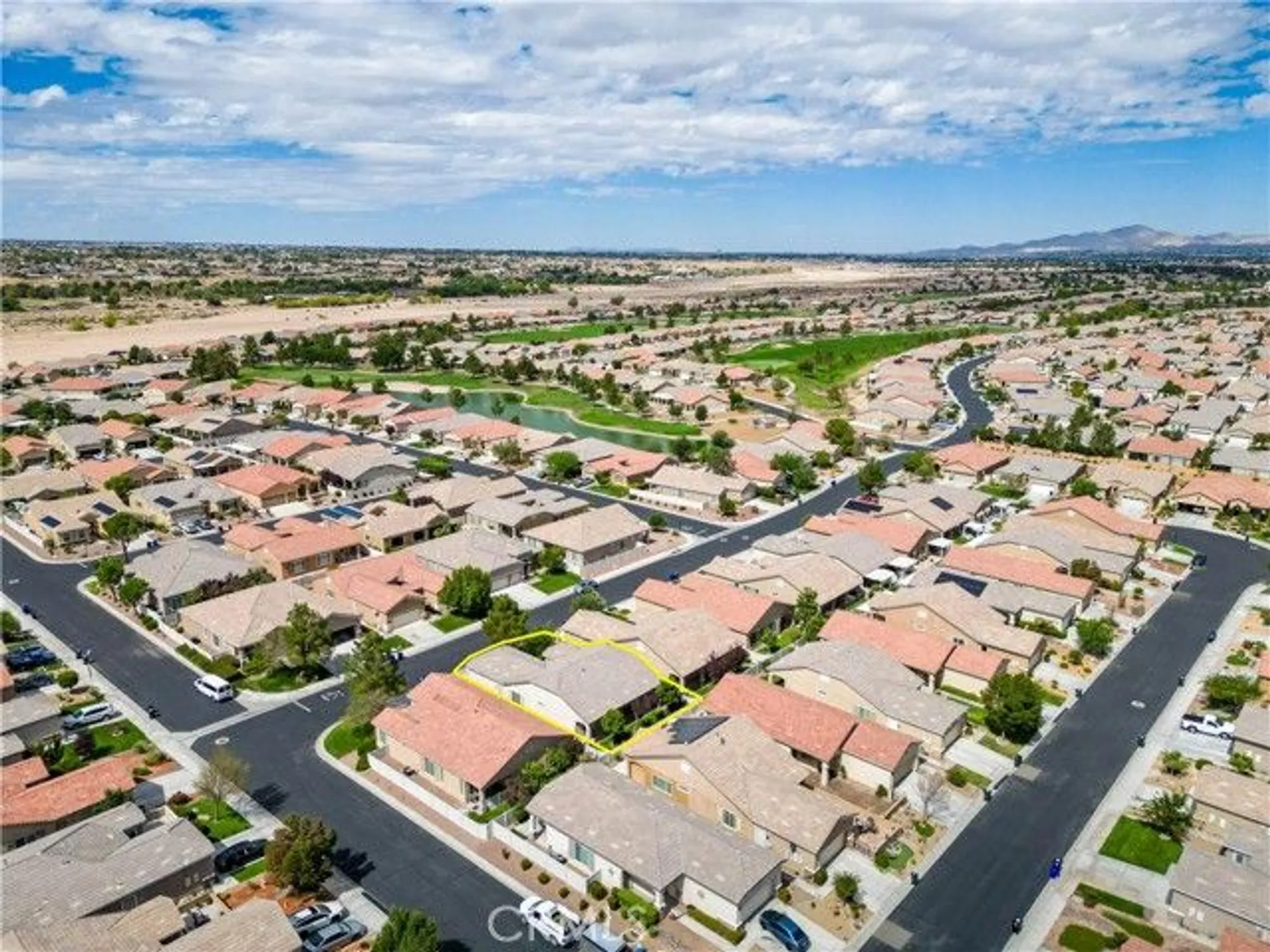 Property Slideshow image 4 of 37 | 10041 wilmington ln, Apple Valley, CA, 92308