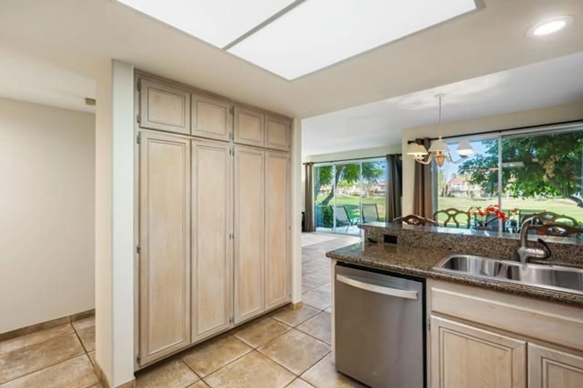 Property Slideshow image 10 of 50 | 55406 laurel vly, La Quinta, CA, 92253