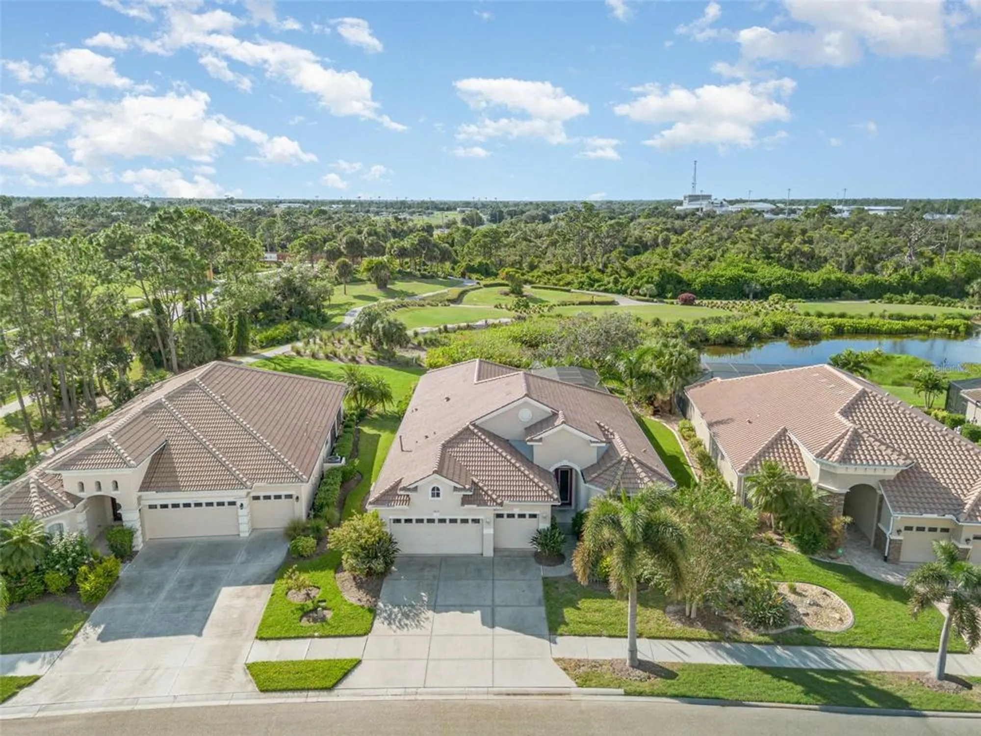 Property Slideshow image 15 of 20 | 1011 creek nine dr, North Port, FL, 34291