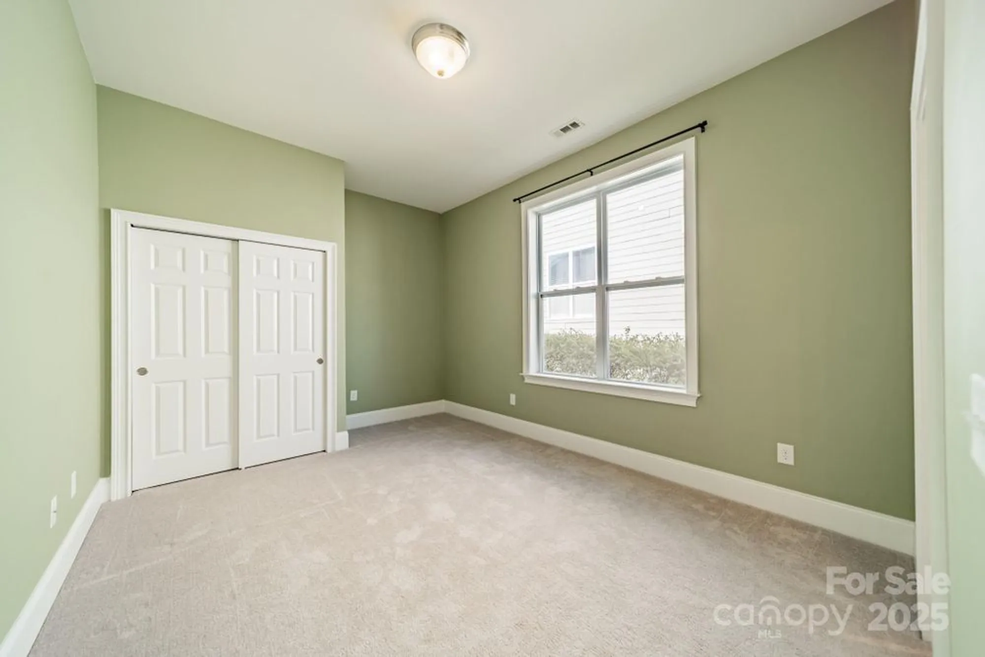 Property Slideshow image 30 of 44 | 15016 high bluff ct, Charlotte, NC, 28278