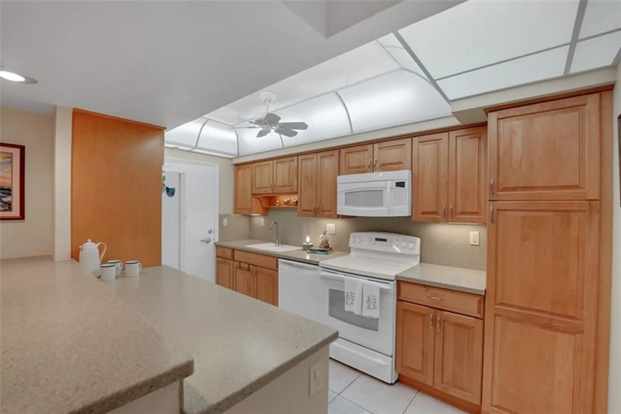 Property Slideshow image 5 of 45 | 3200 ne 36th st 319, Fort Lauderdale, FL, 33308