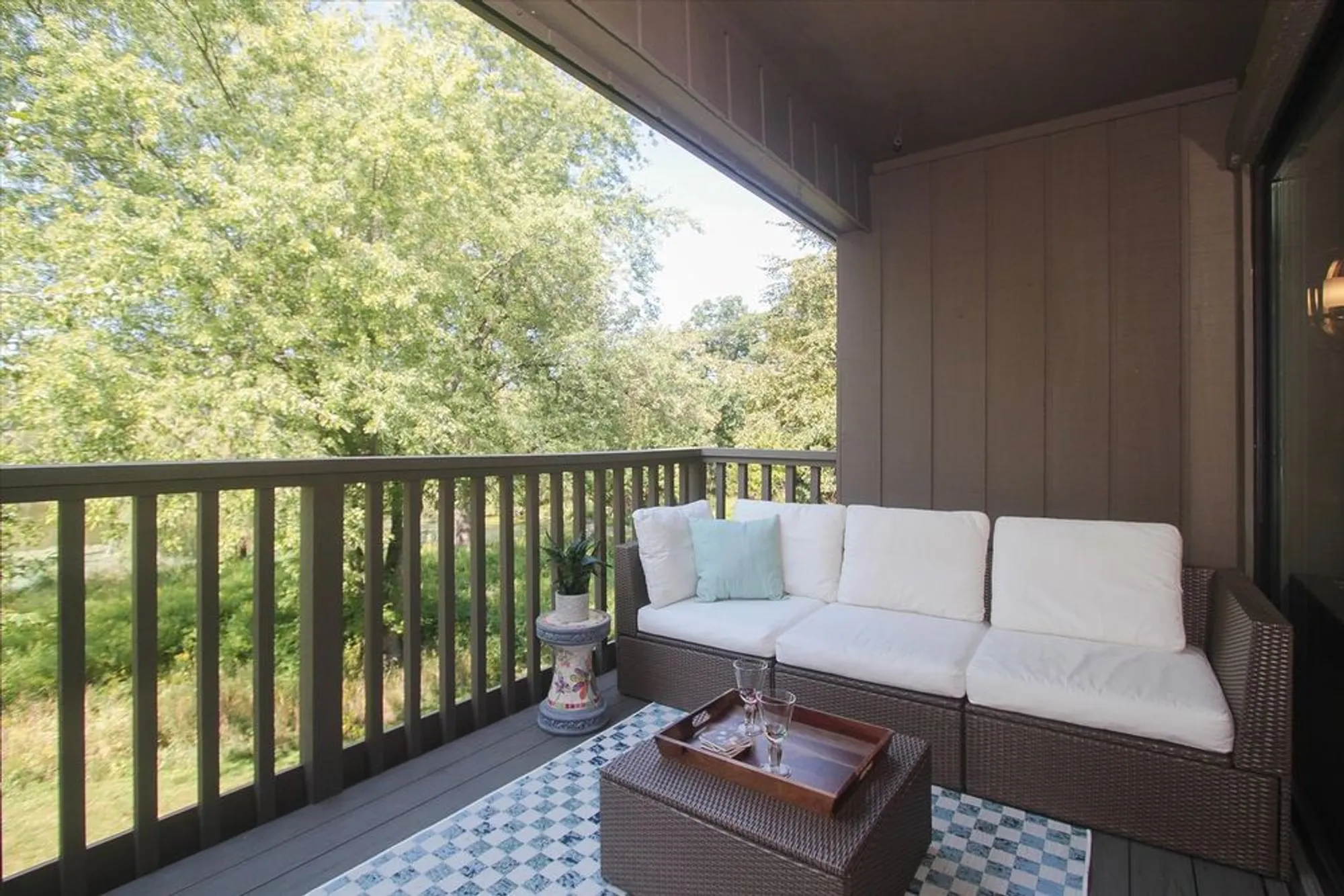 Property Slideshow image 23 of 34 | 716 old barn rd apt b b, Lake Barrington, IL, 60010