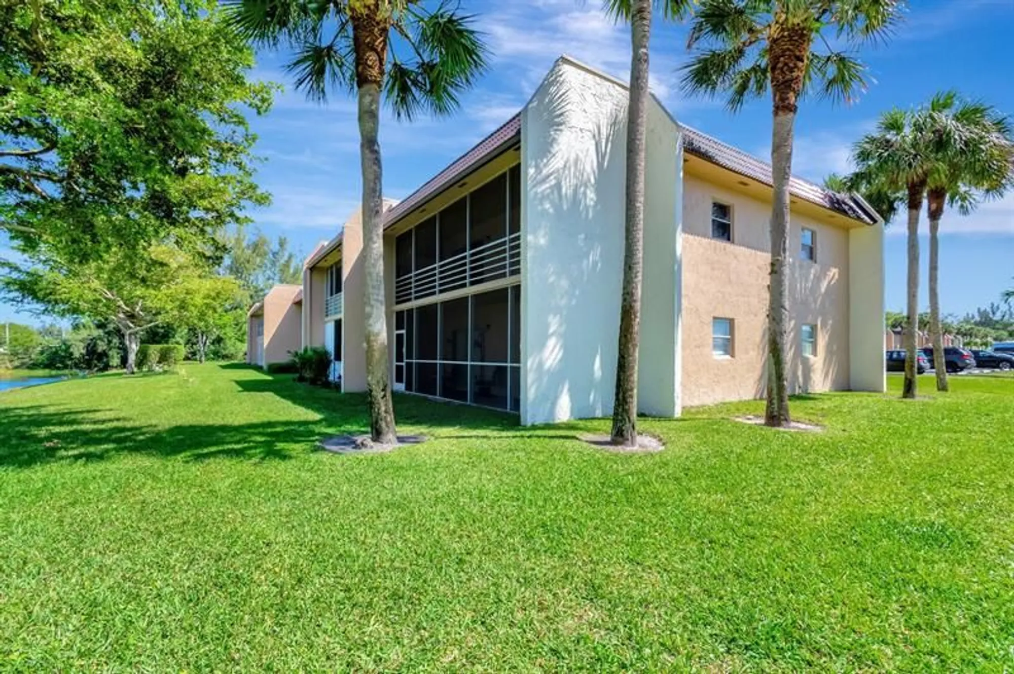Property Slideshow image 16 of 67 | 100 lake meryl dr 201, West Palm Beach, FL, 33411