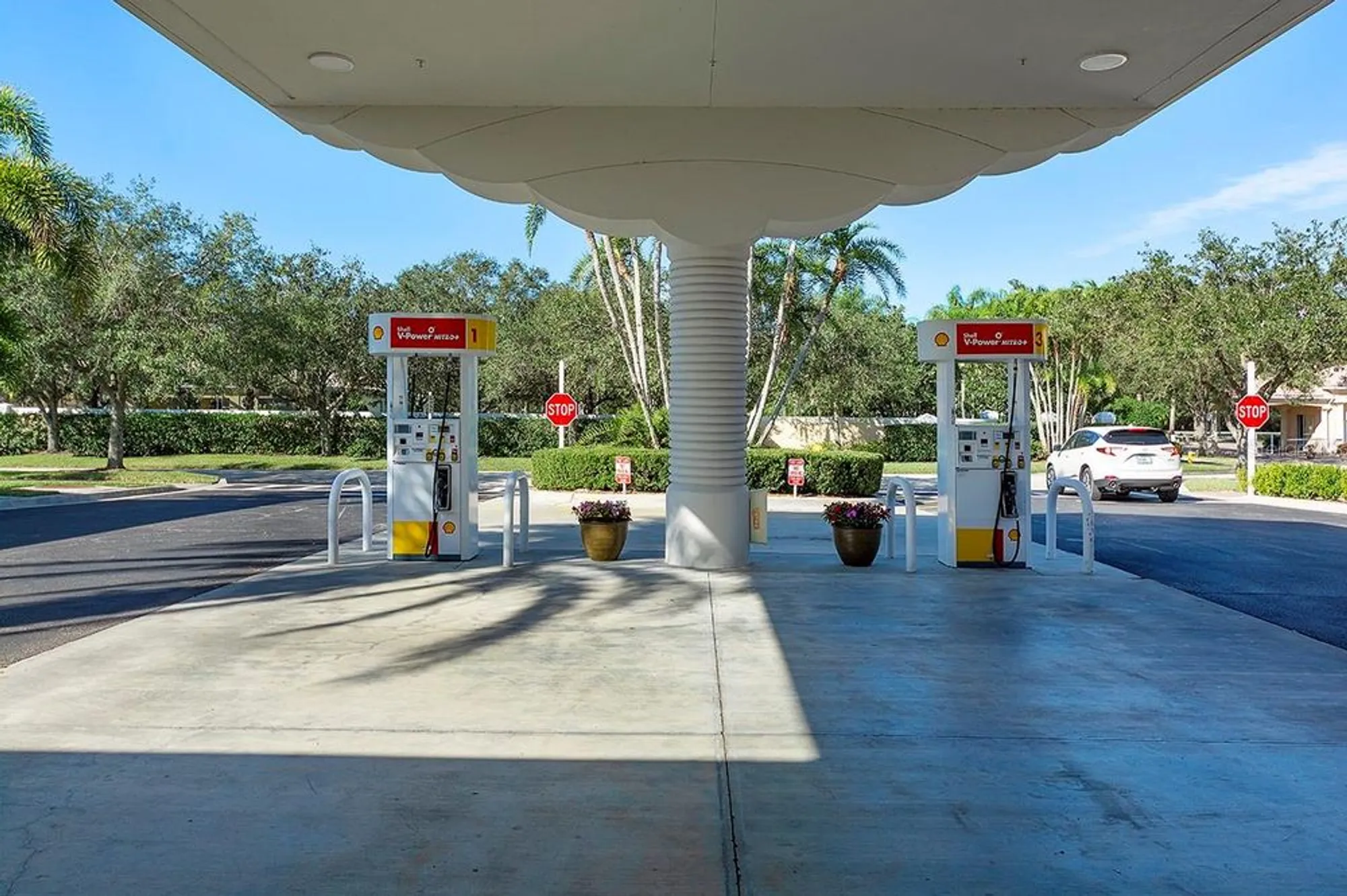 Property Slideshow image 47 of 50 | 5877 ferrara dr, Sarasota, FL, 34238