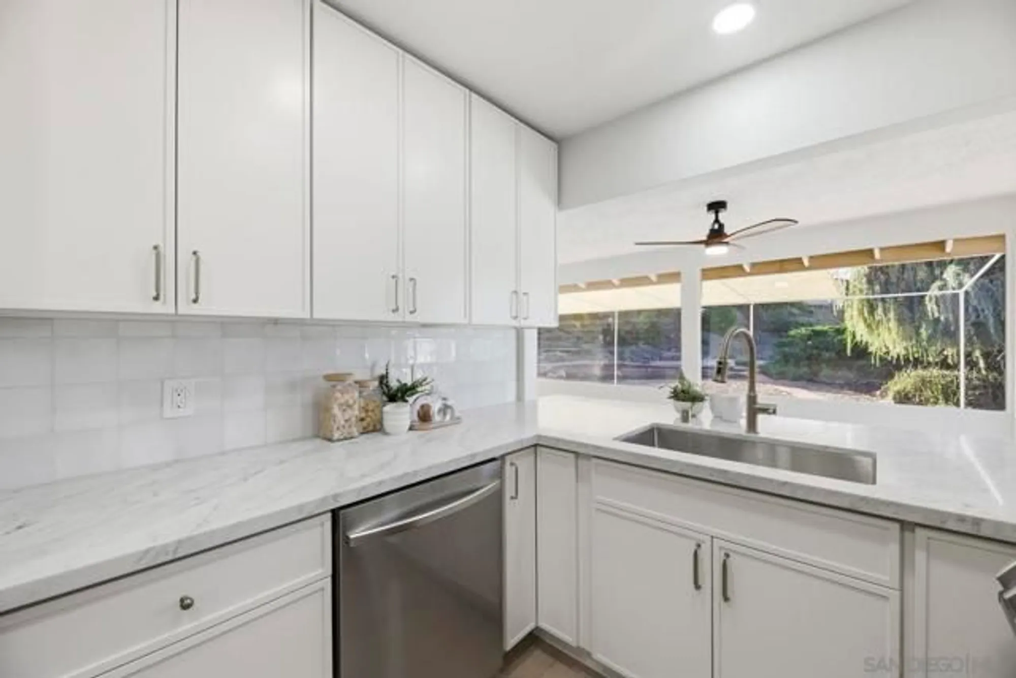 Property Slideshow image 11 of 58 | 12209 casero pl, San Diego, CA, 92128