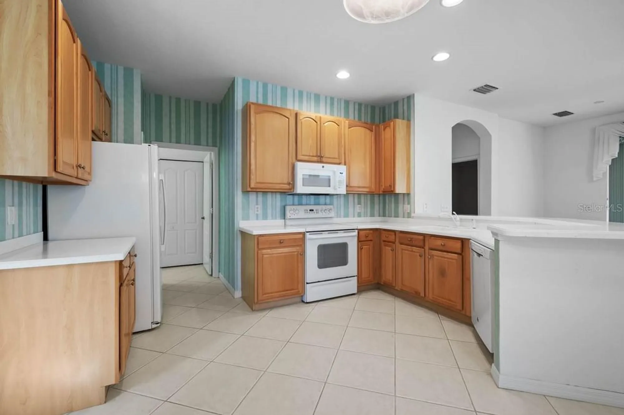Property Slideshow image 25 of 63 | 1226 lyndhurst greens dr, Sun City Center, FL, 33573