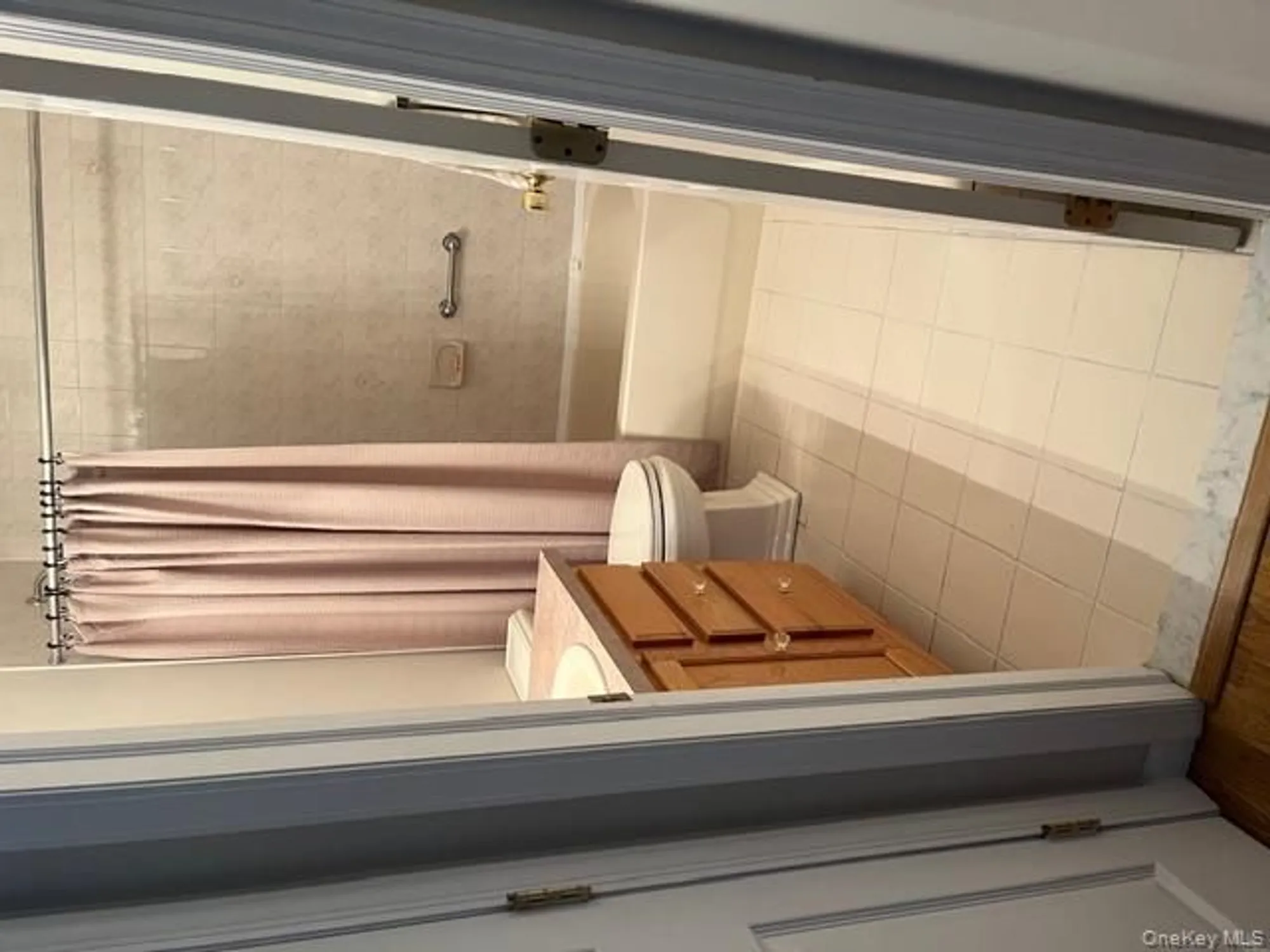 Property Slideshow image 14 of 18 | 426 village cir, Manorville, NY, 11949