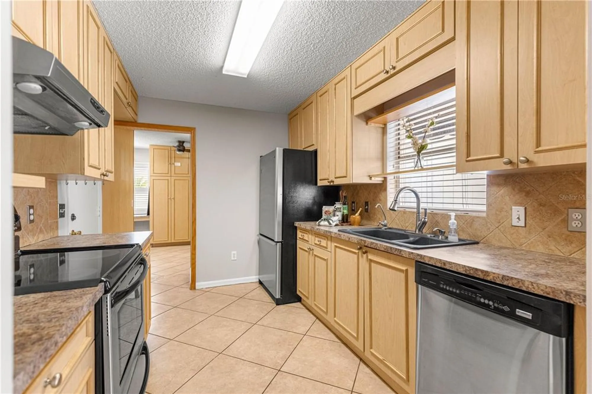 Property Slideshow image 5 of 42 | 748 hernandez dr, The Villages, FL, 32159