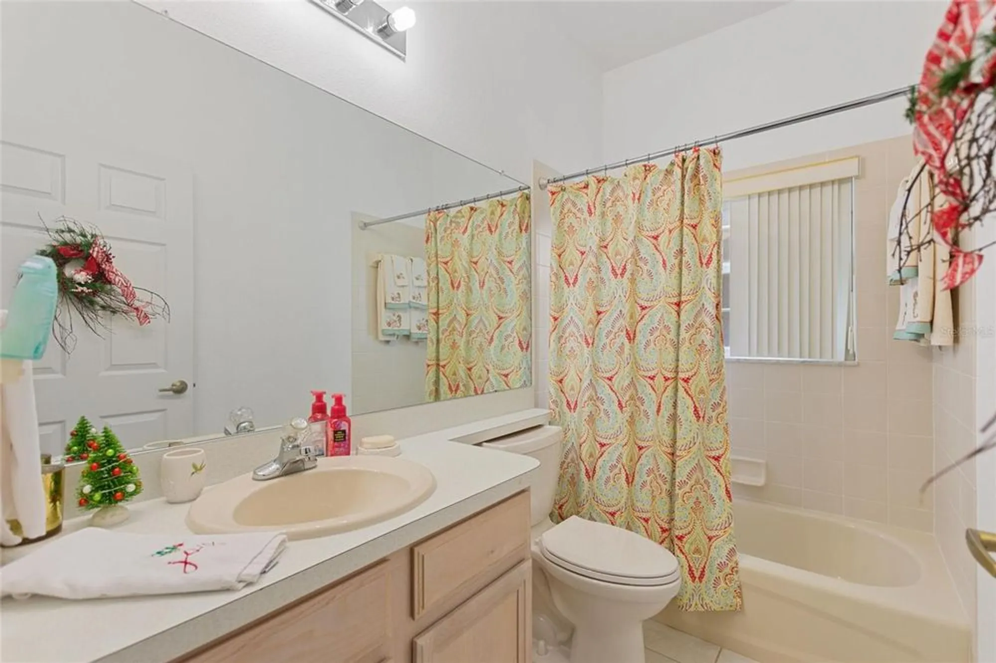 Property Slideshow image 20 of 60 | 642 vista oaks way, Davenport, FL, 33837