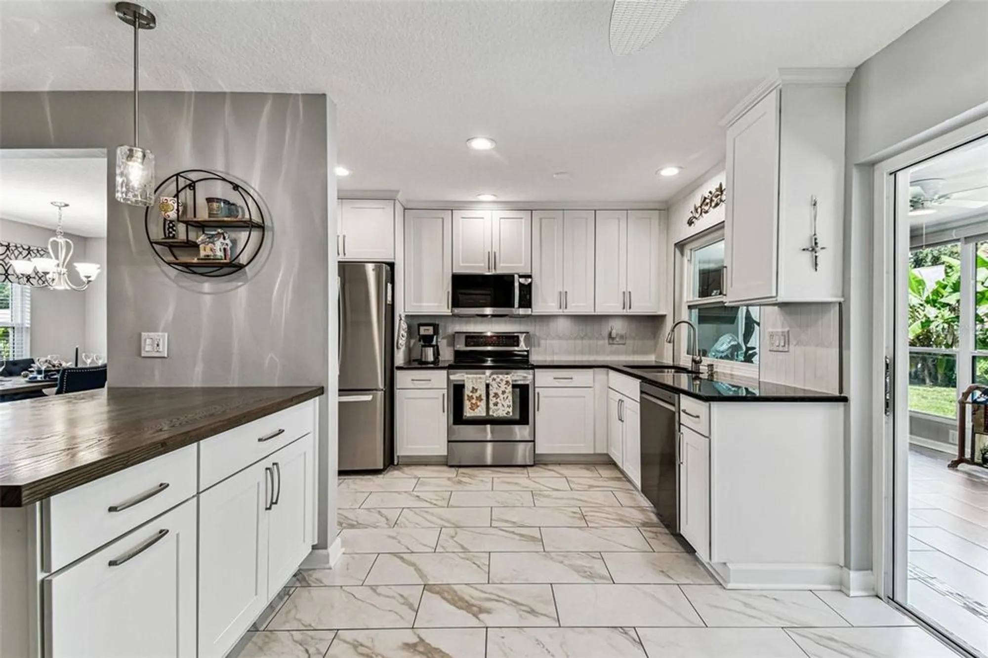 Property Slideshow image 18 of 99 | 2834 thistle ct, Palm Harbor, FL, 34684