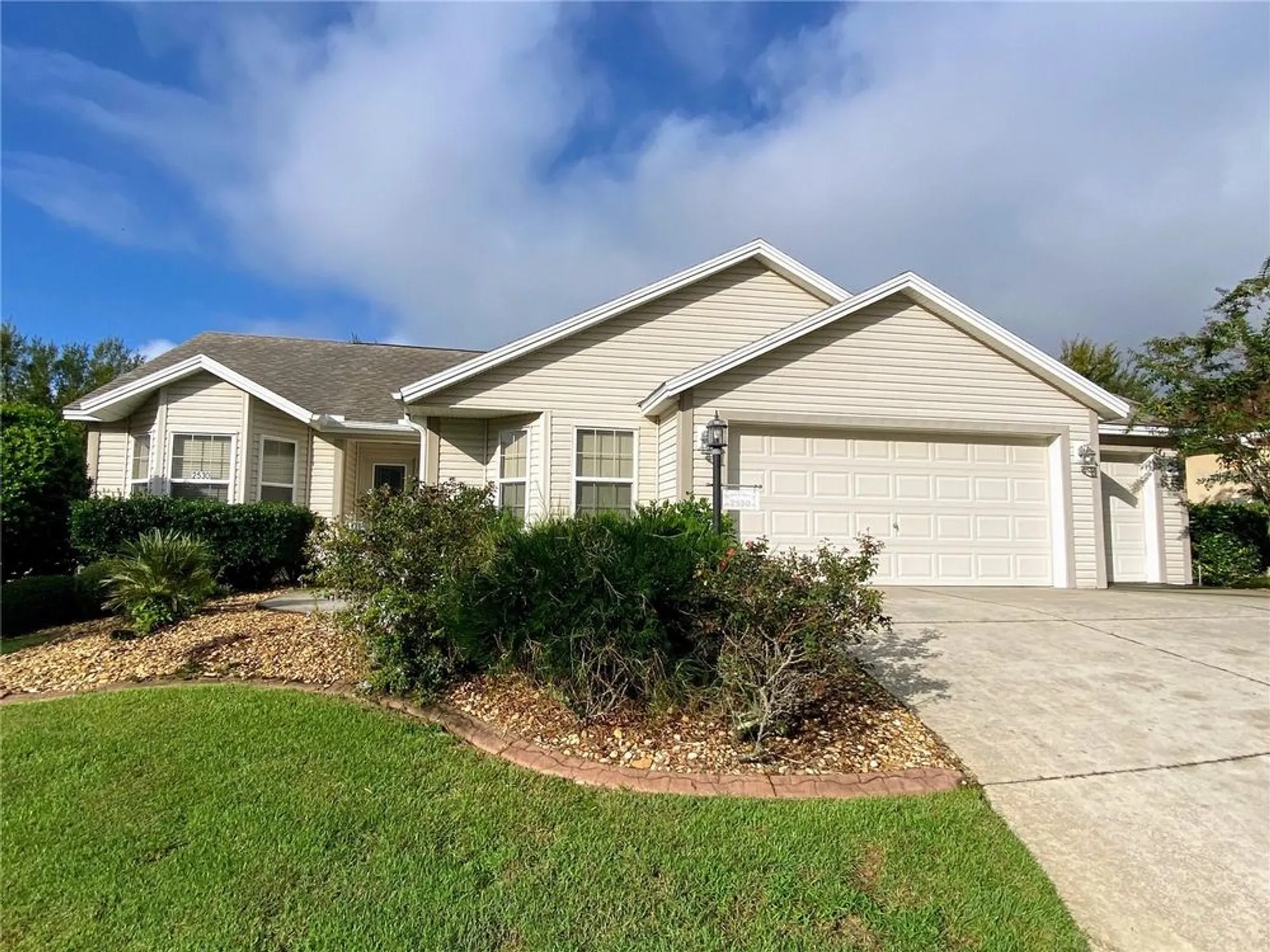 Property Slideshow image 1 of 33 | 2530 saffron ln, The Villages, FL, 32162
