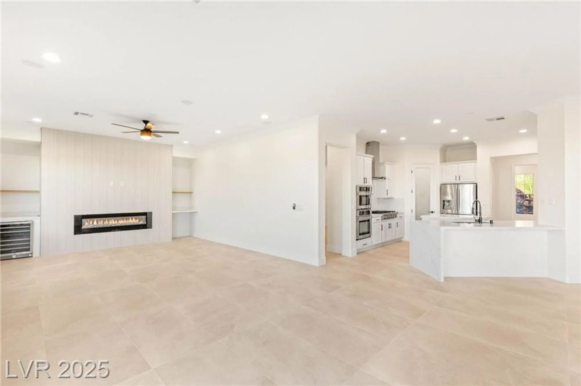 Property Slideshow image 14 of 66 | 4754 riva de romanza st, Las Vegas, NV, 89135