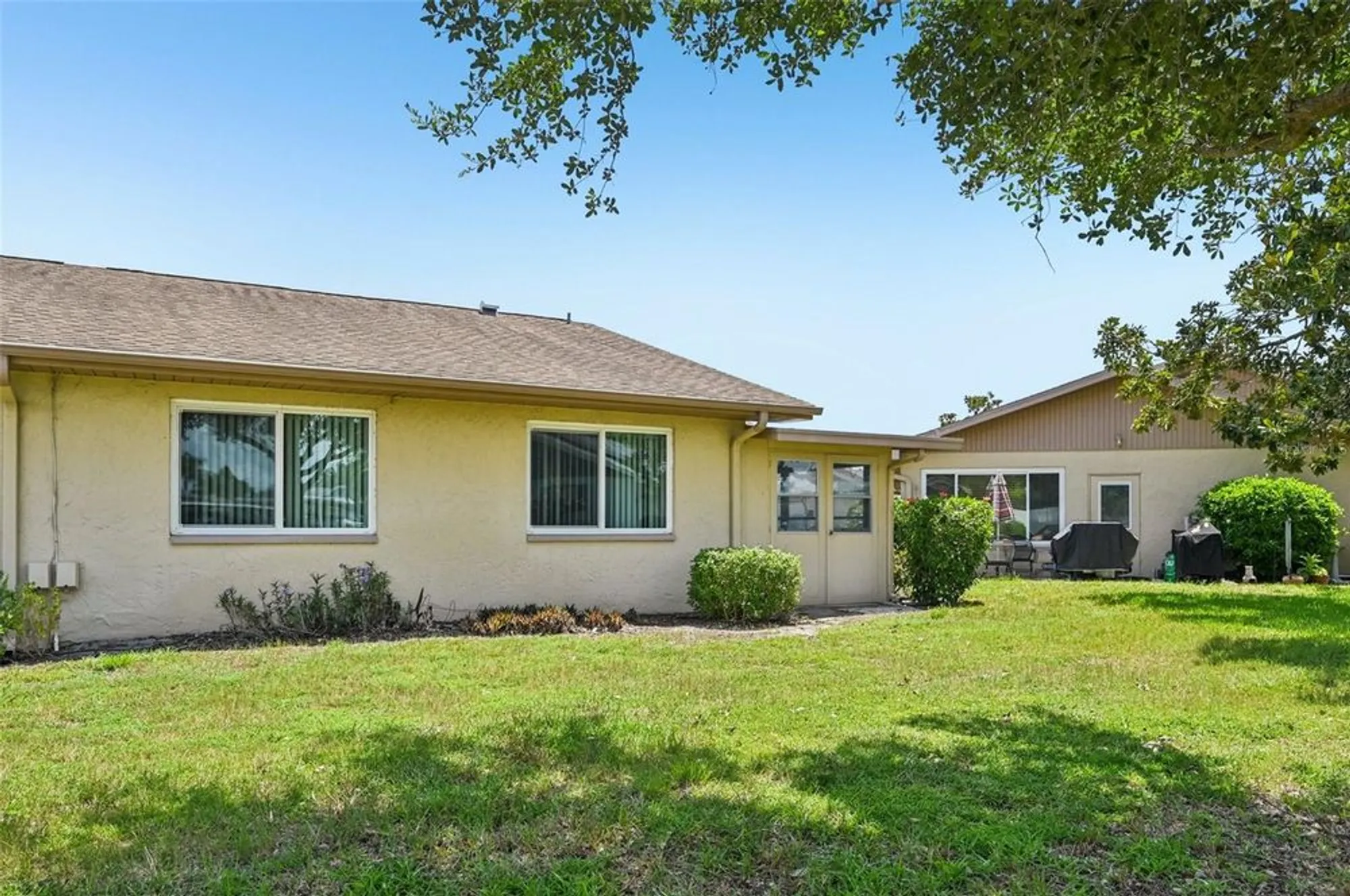 Property Slideshow image 32 of 59 | 1908 canterbury ln 25, Sun City Center, FL, 33573