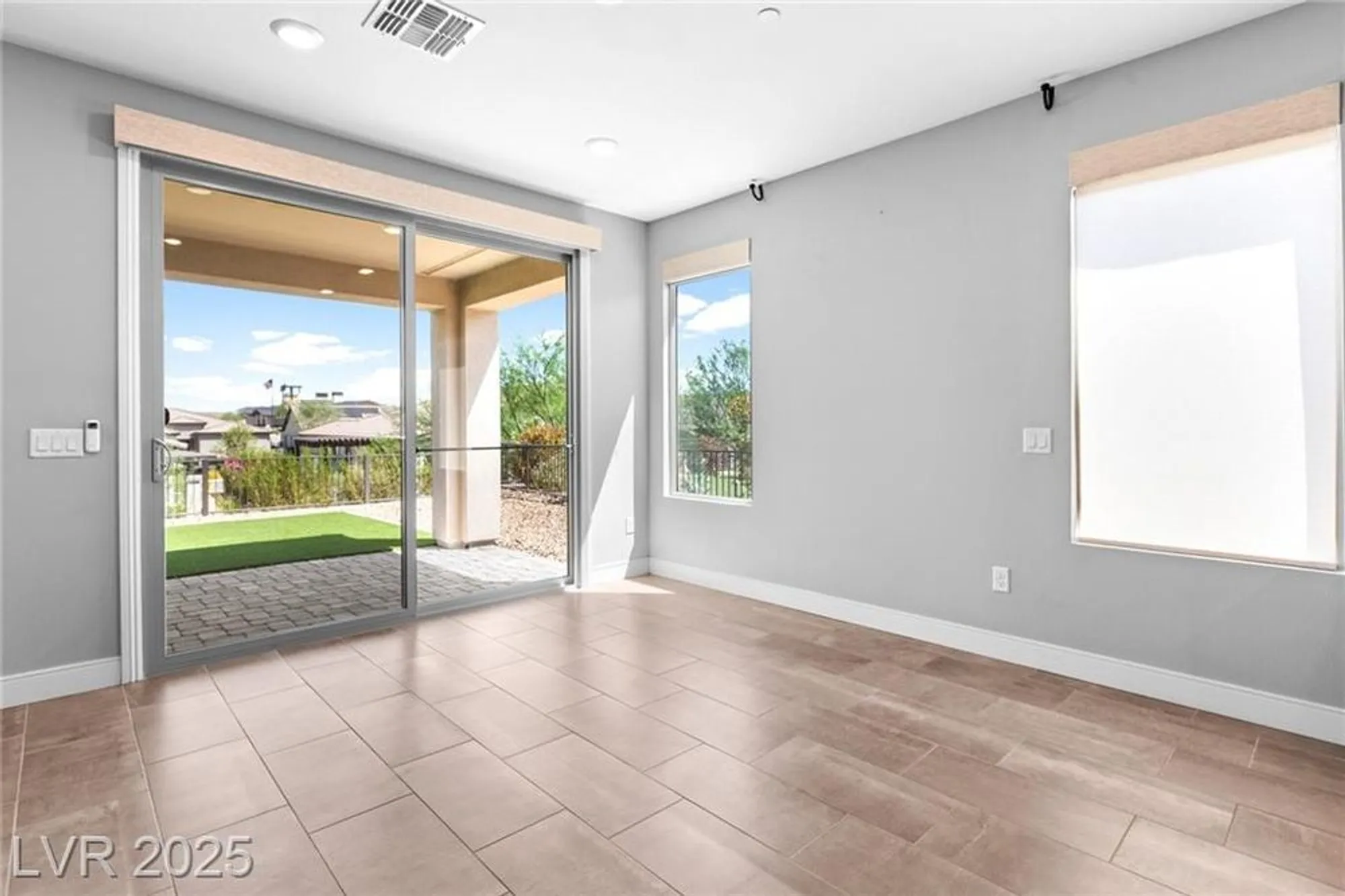 Property Slideshow image 13 of 43 | 18 sun mirage ave, Henderson, NV, 89011