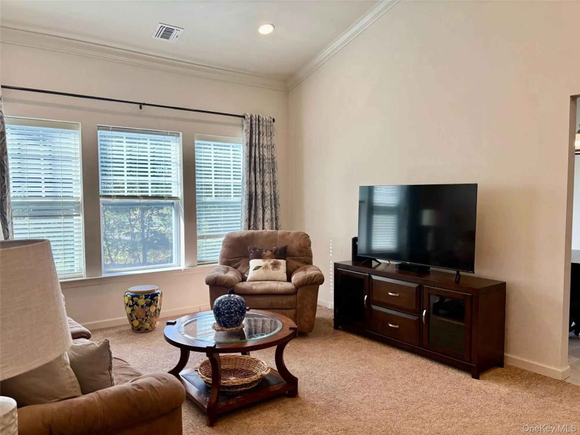 Property Slideshow image 11 of 32 | 41 greentree ct, Shirley, NY, 11967