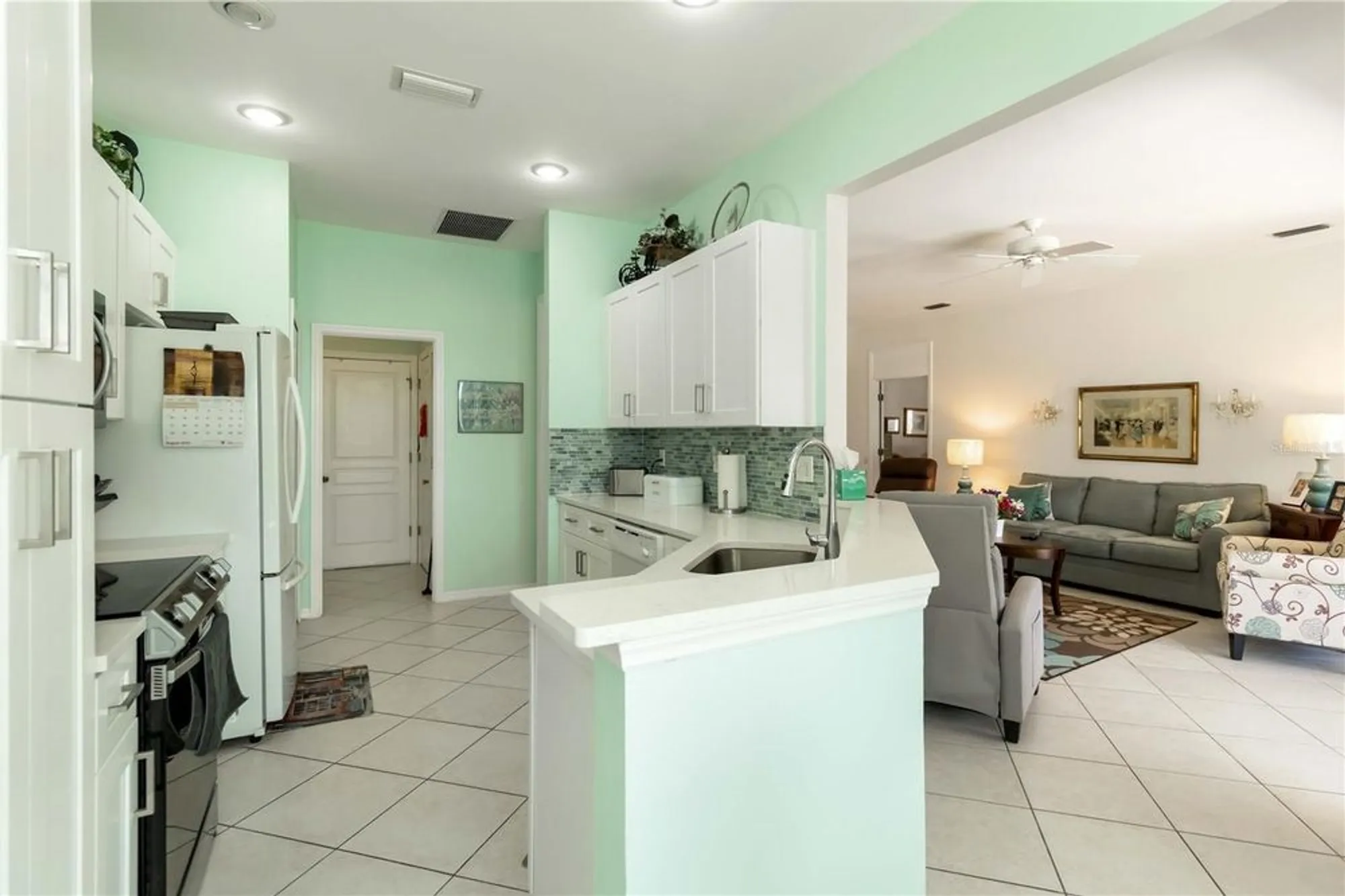 Property Slideshow image 7 of 34 | 357 fareham dr, Venice, FL, 34293
