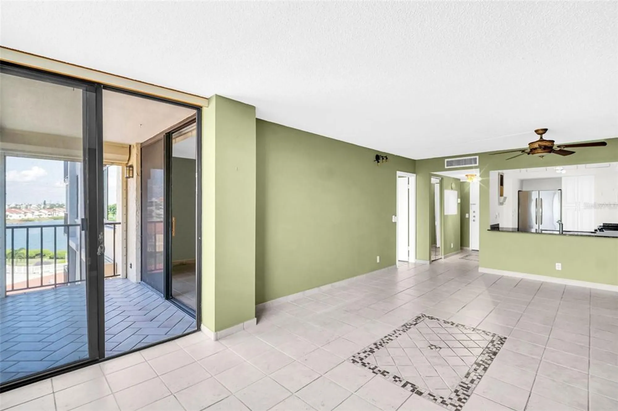 Property Slideshow image 11 of 49 | 6158 palma del mar blvd s apt 505, St Petersburg, FL, 33715