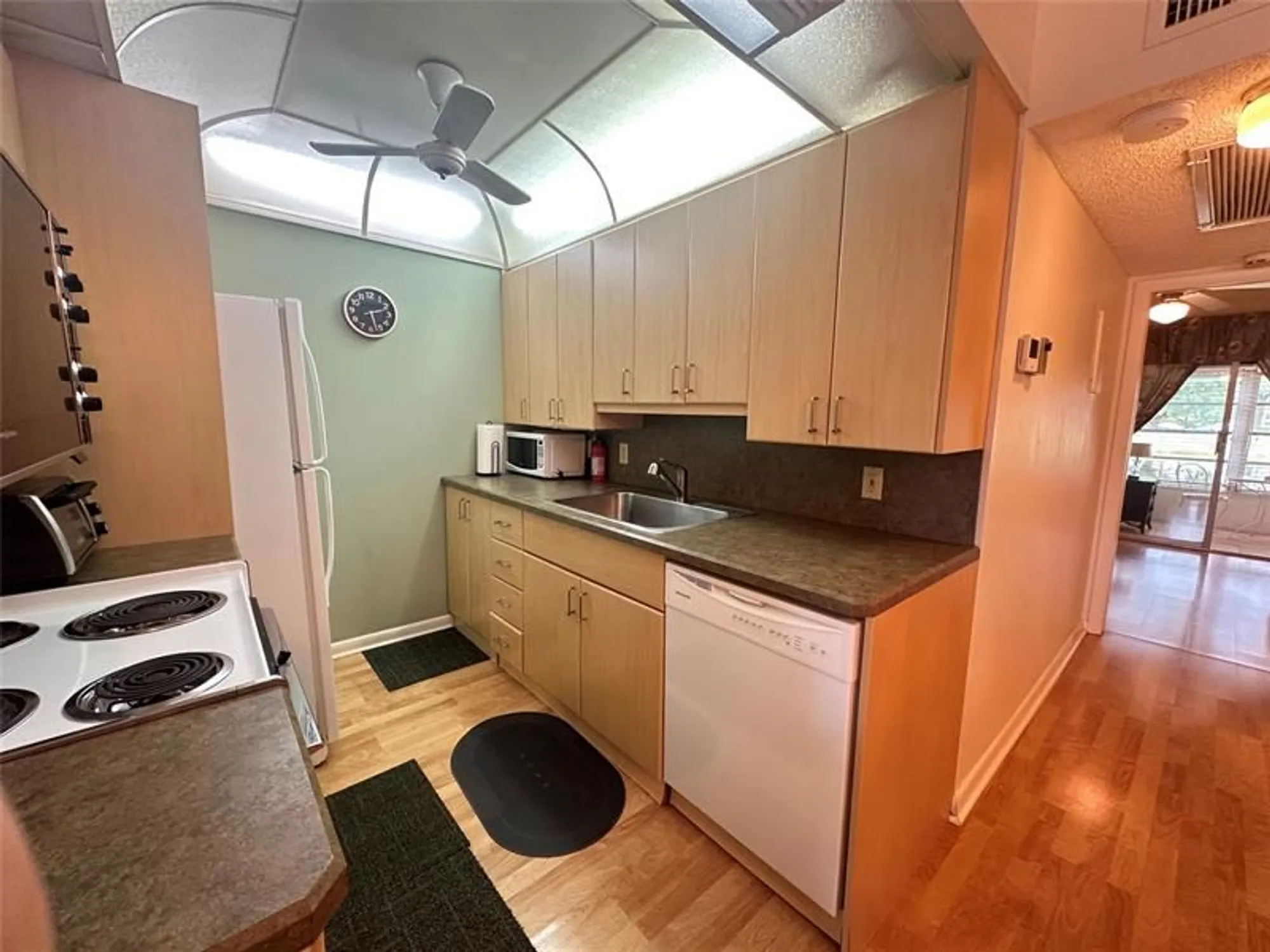 Property Slideshow image 9 of 89 | 126 grantham b # 126, Deerfield Beach, FL, 33442