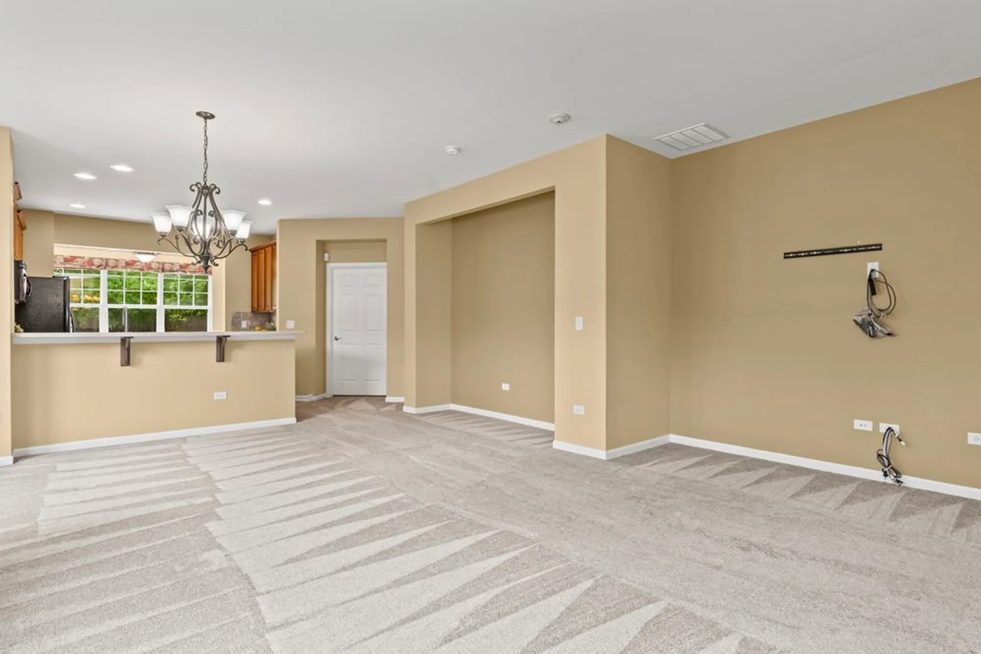 Property Slideshow image 5 of 44 | 2905 normandy cir, Naperville, IL, 60564
