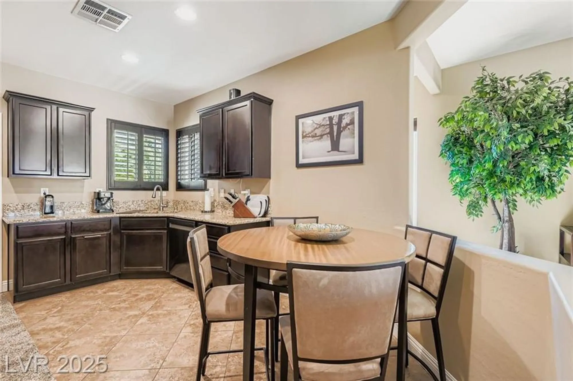 Property Slideshow image 15 of 45 | 3385 blue ribbon downs st, Las Vegas, NV, 89122