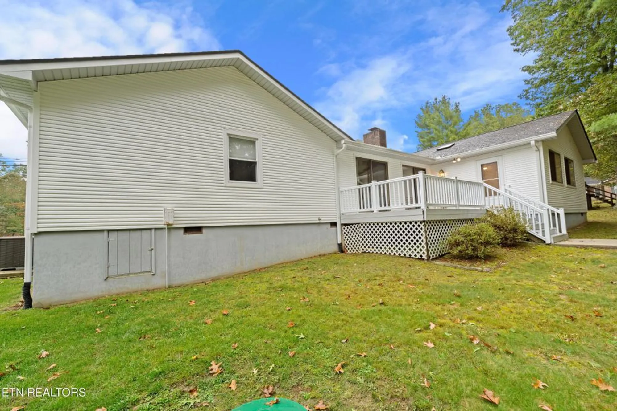 Property Slideshow image 24 of 29 | 238 lakeview dr, Crossville, TN, 38558