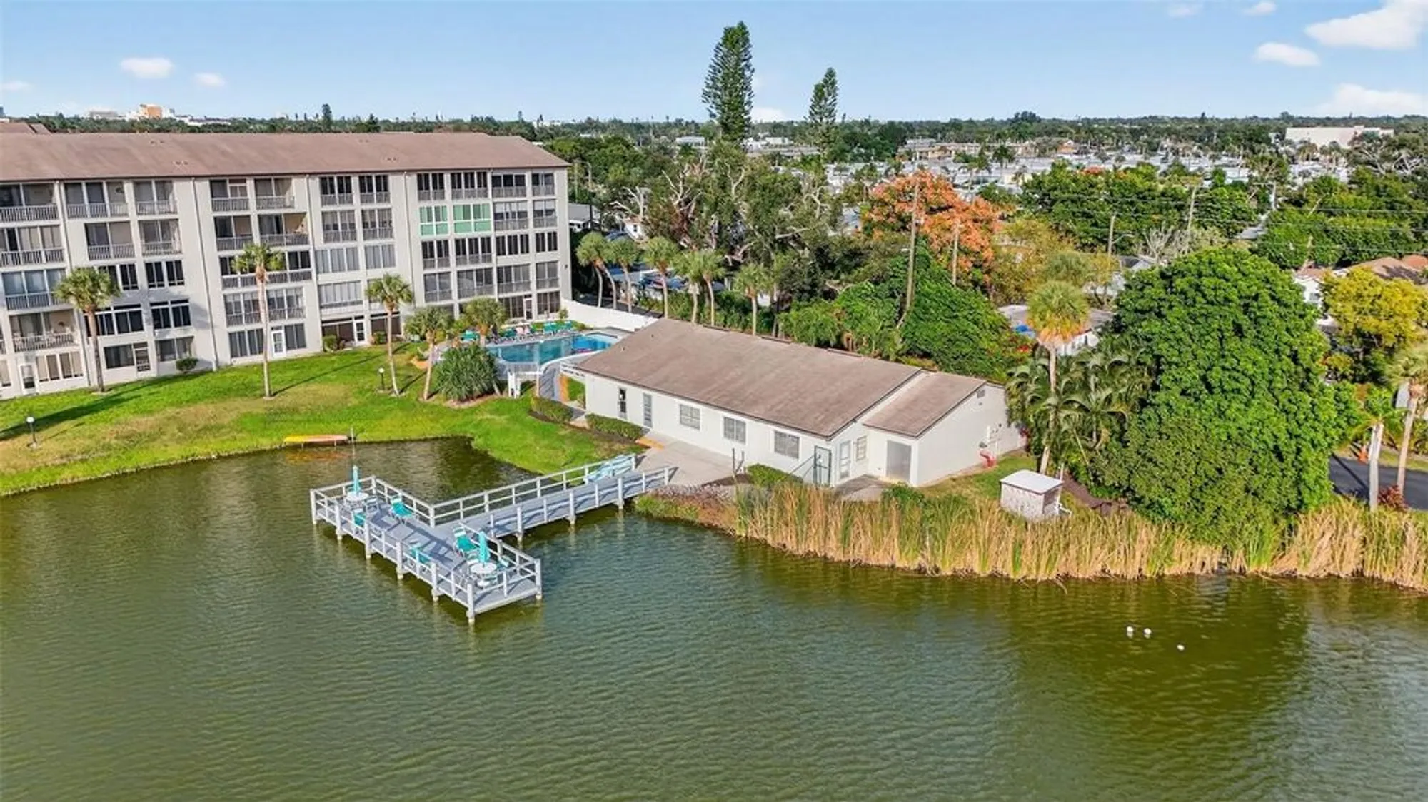 Property Slideshow image 14 of 40 | 4149 lake bayshore dr c511, Bradenton, FL, 34205