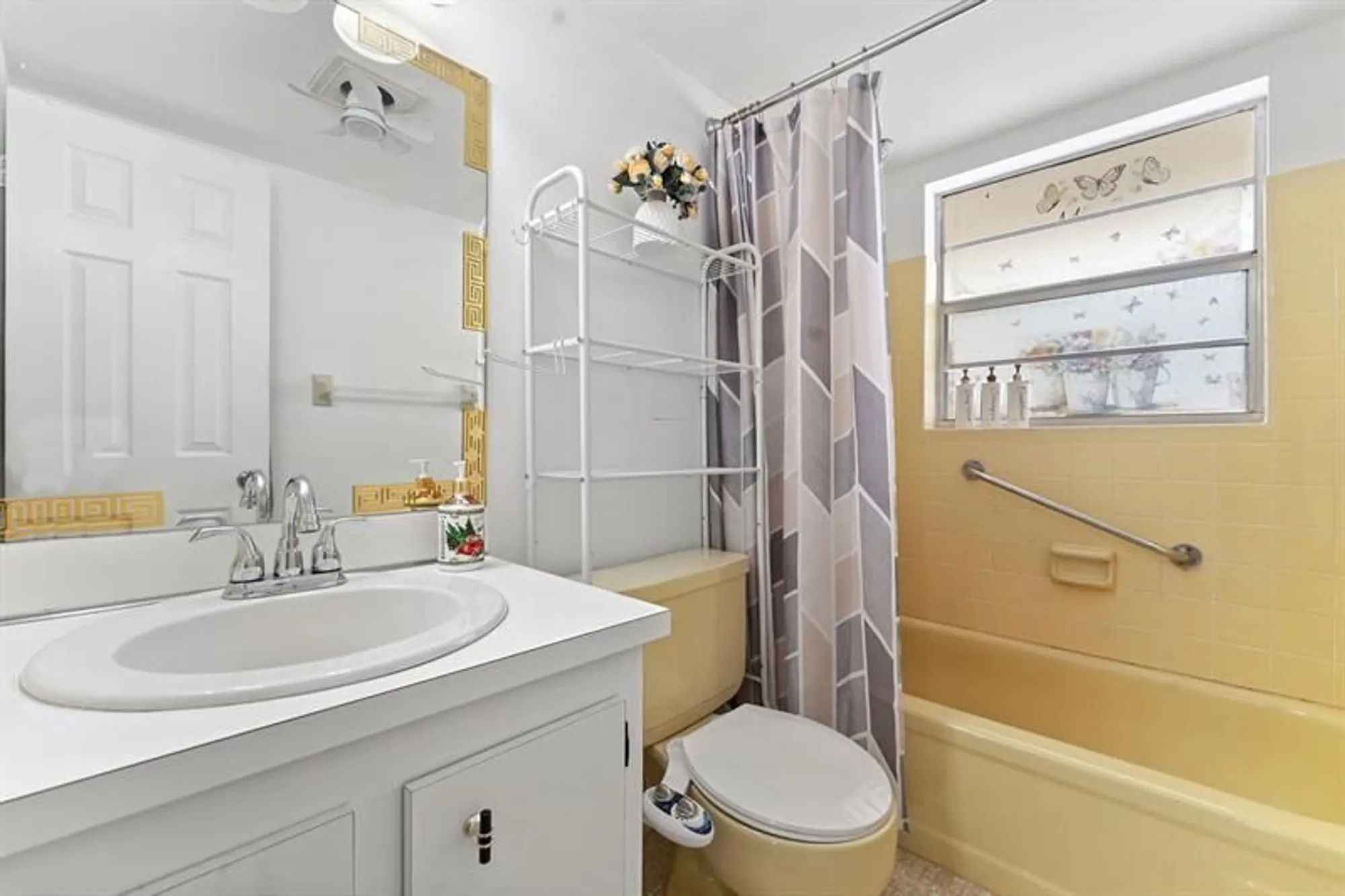 Property Slideshow image 11 of 27 | 7610 nw 1st st 204, Margate, FL, 33063