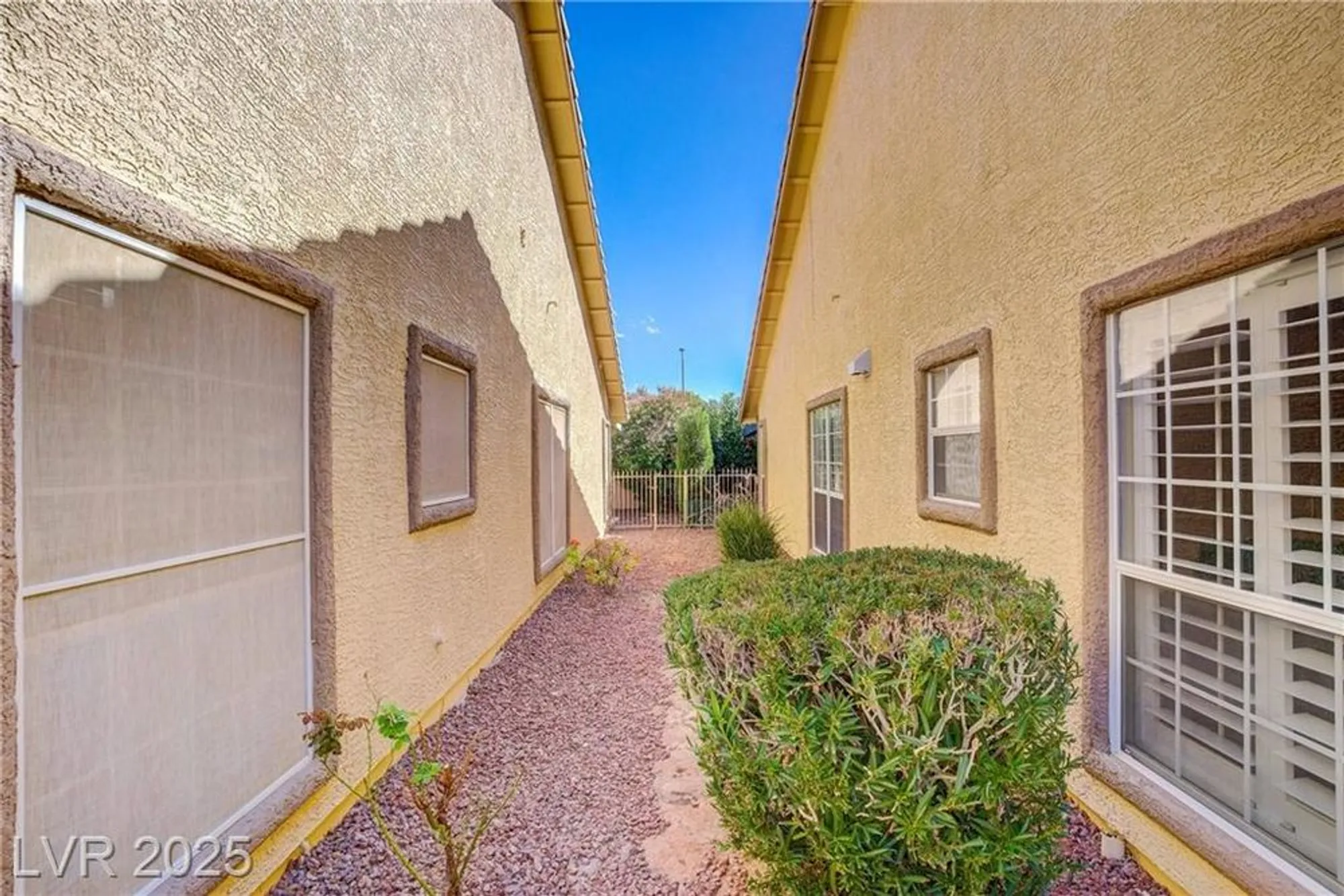 Property Slideshow image 20 of 29 | 5420 cove point dr, Las Vegas, NV, 89130