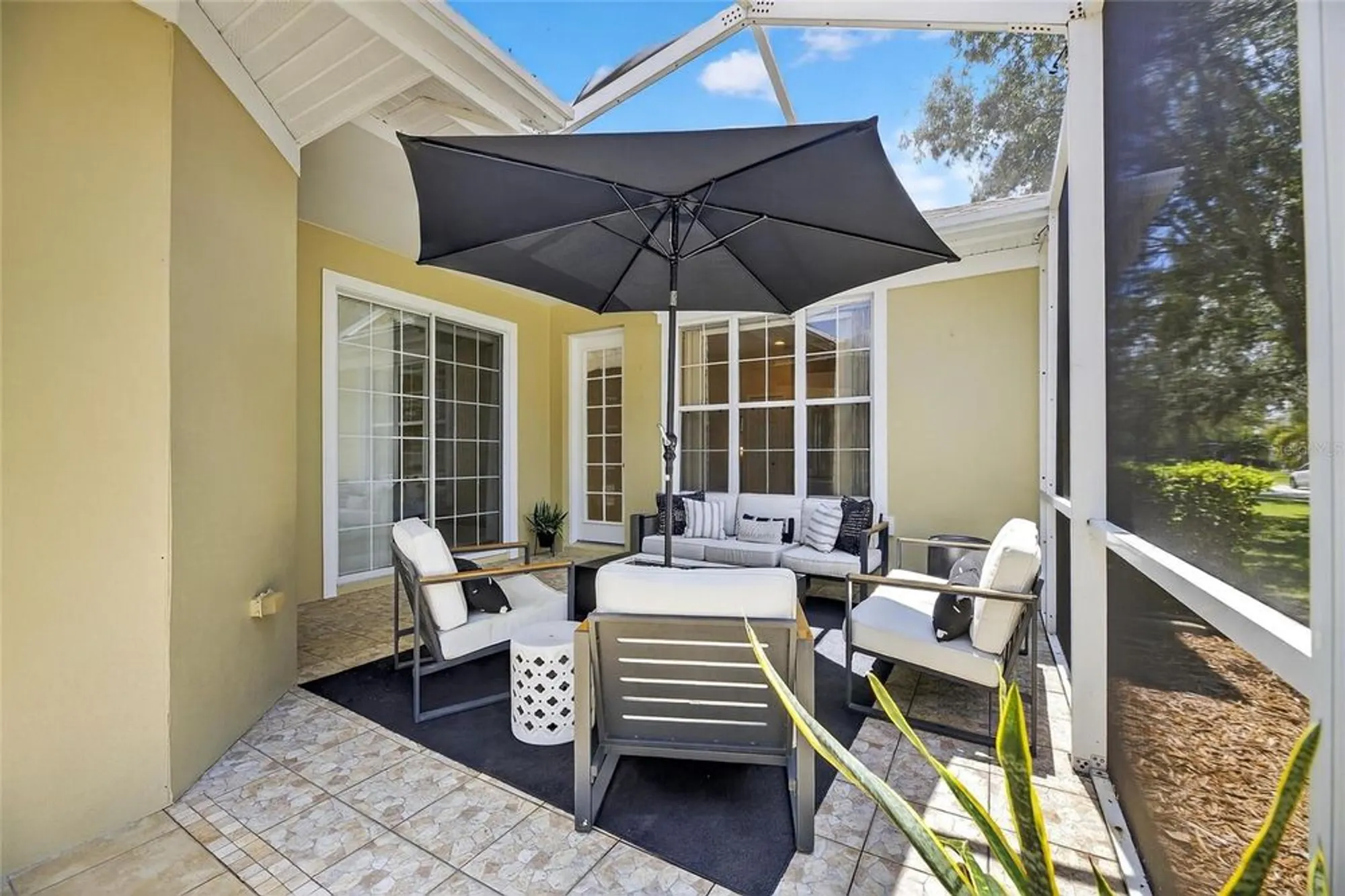 Property Slideshow image 5 of 59 | 208 oceania ct, Apollo Beach, FL, 33572