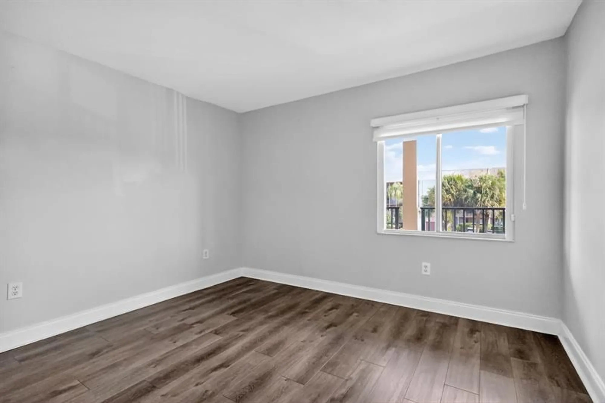 Property Slideshow image 33 of 39 | 1600 sw 127th way, Pembroke Pines, FL, 33027